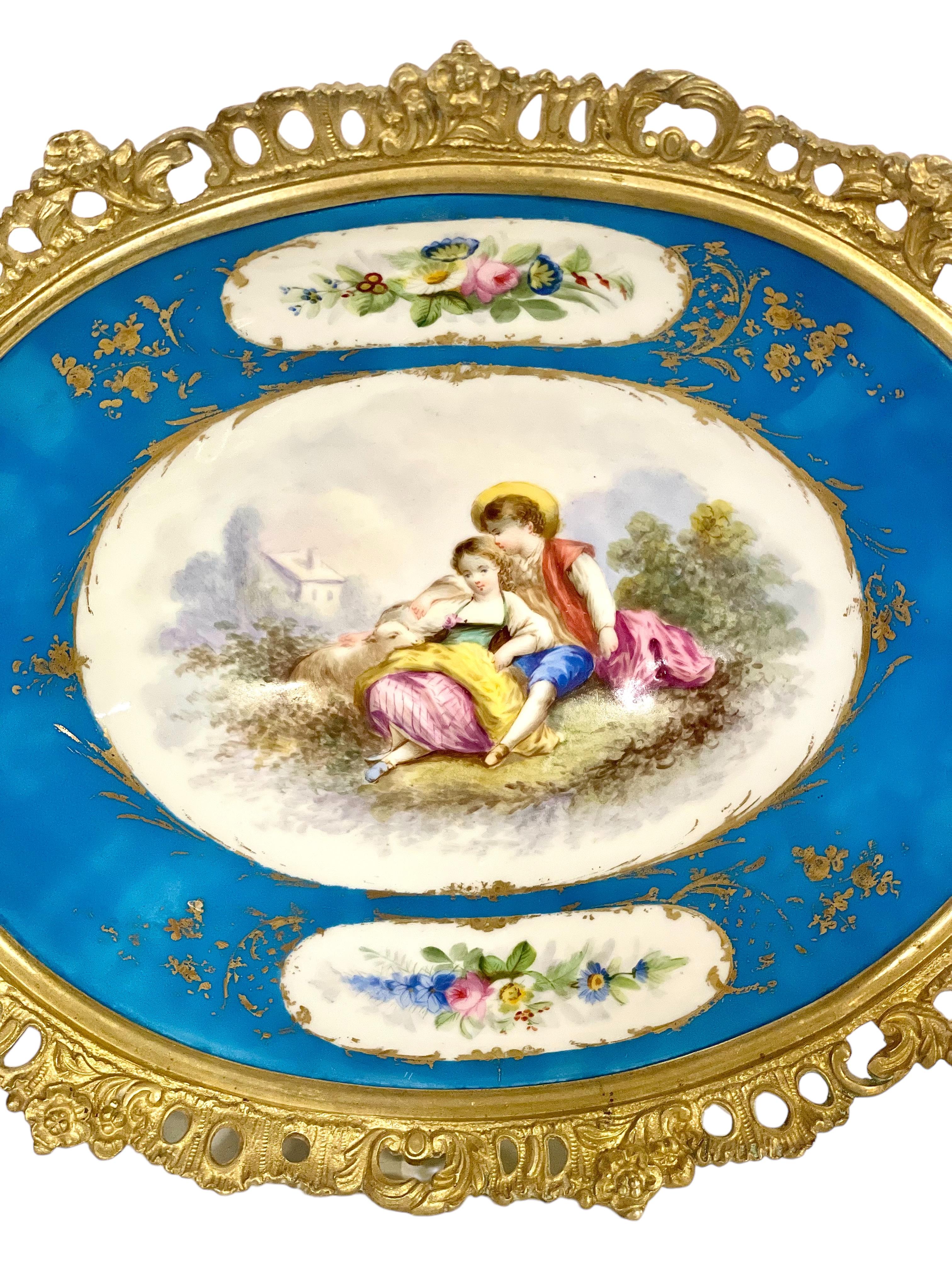 19th Century Napoleon III Sèvres Porcelain and Bronze Centerpiece For Sale 4