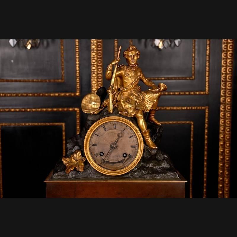 French 19th Century, Napoleon III Style Bronze Pendulum Chimney Clock For Sale