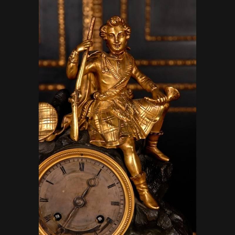 Dorato Orologio da camino a pendolo in bronzo del XIX secolo, stile Napoleone III in vendita