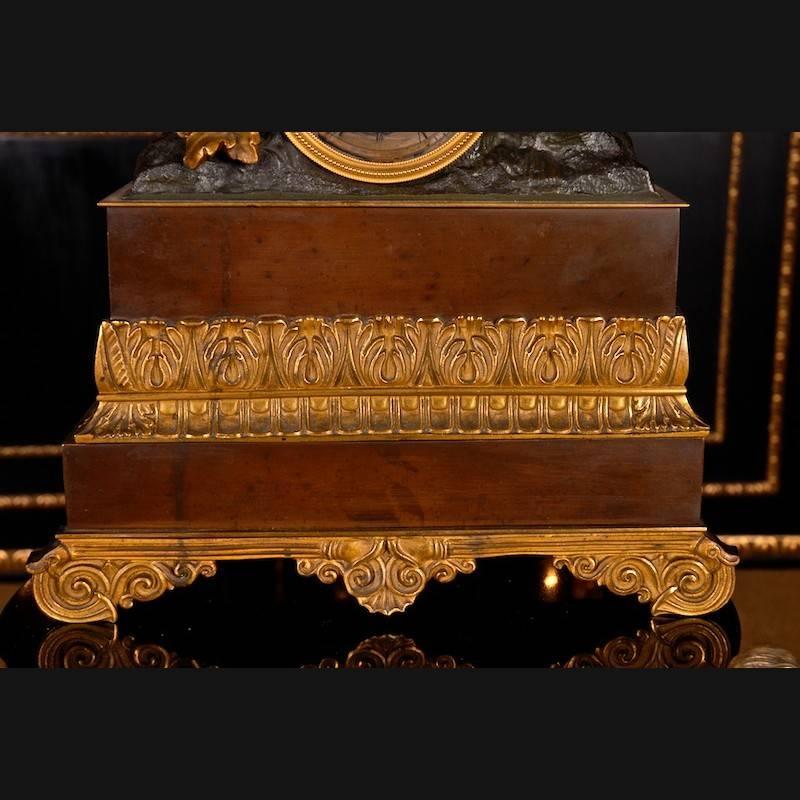 Orologio da camino a pendolo in bronzo del XIX secolo, stile Napoleone III in vendita 1