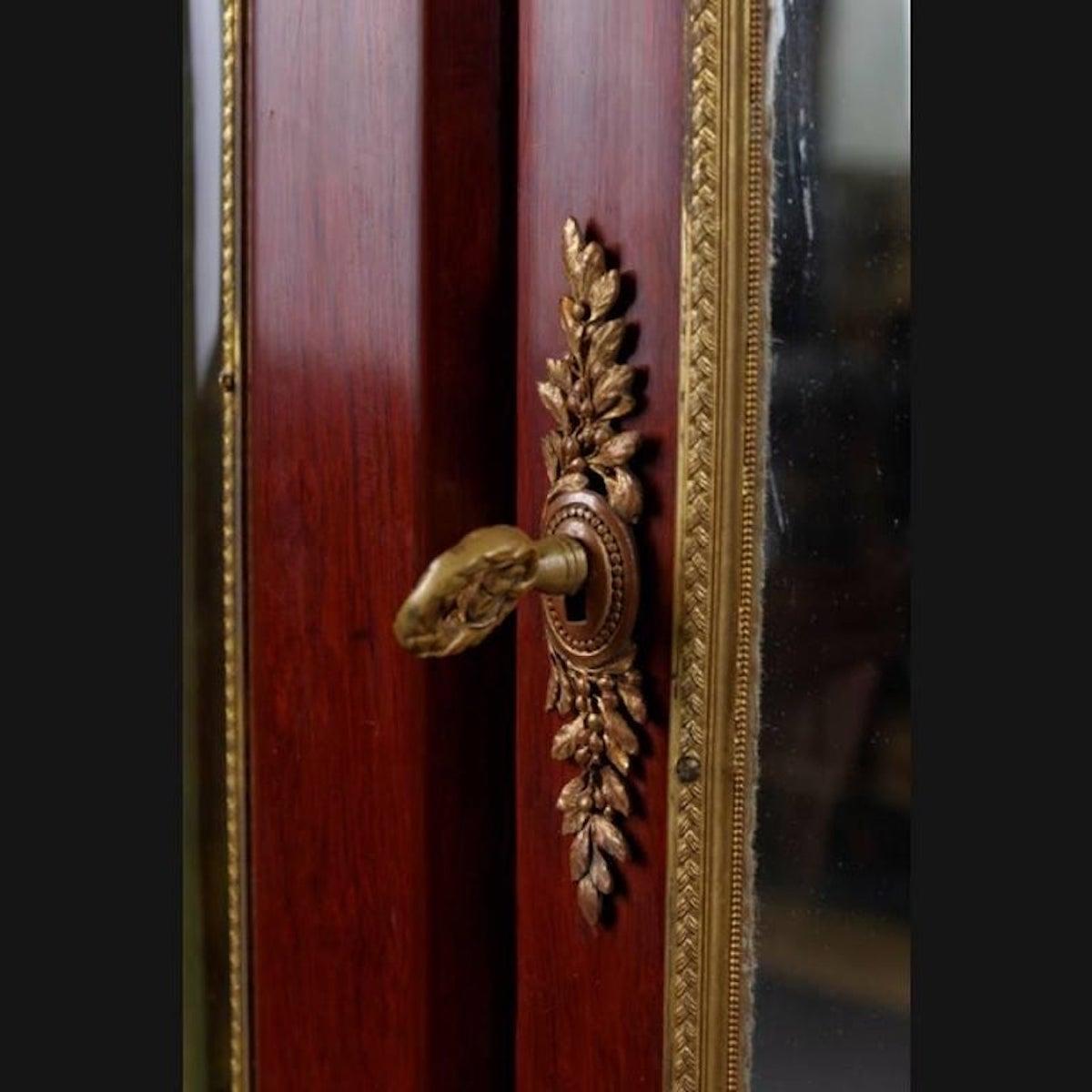 Vitrina in mogano stile Napoleone III del XIX secolo in vendita 4