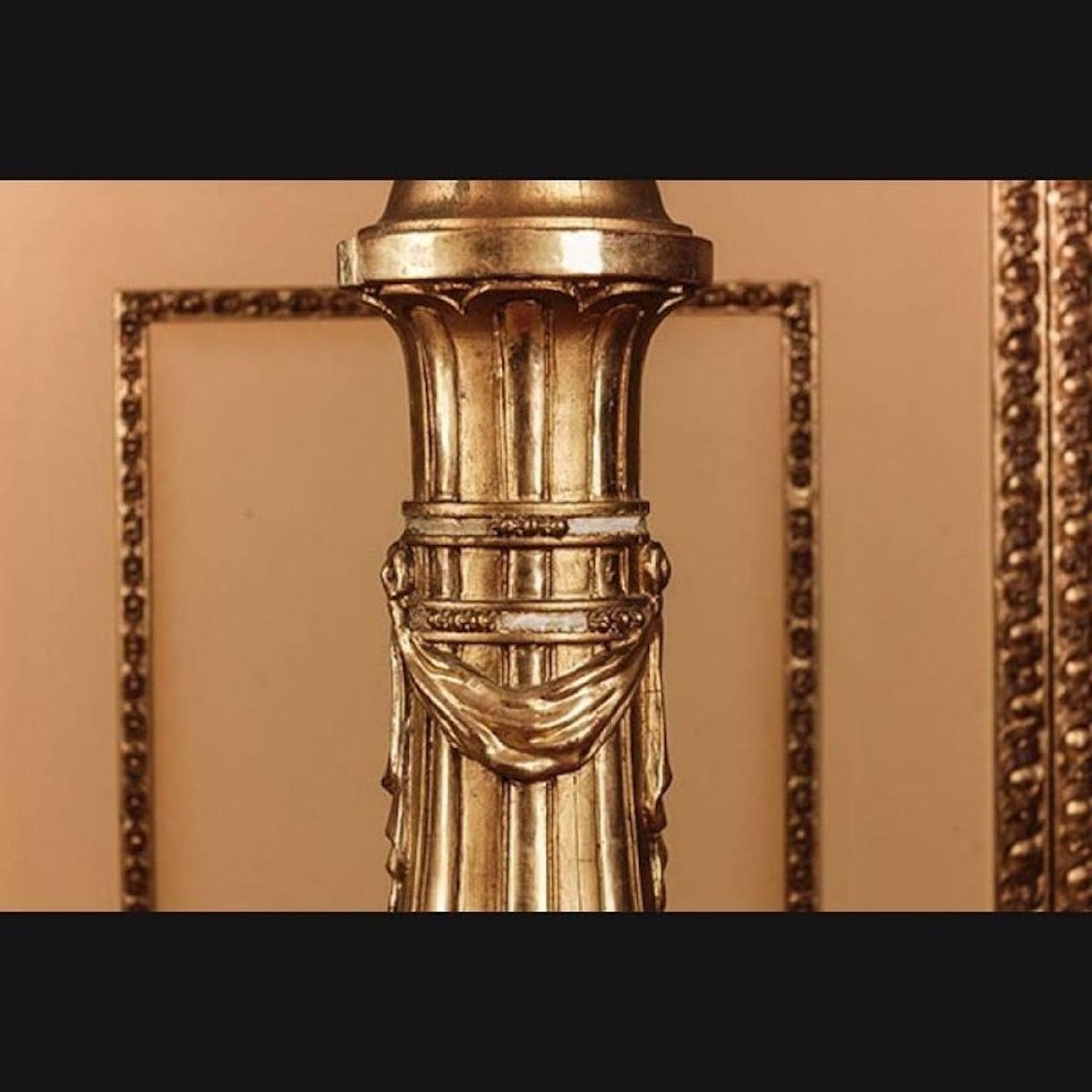 Dreiseitige Pfotensäule im Napoleon-III-Stil des 19. Jahrhunderts (Holz) im Angebot