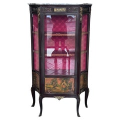 Vitrine im Napoleon-III-Stil des 19. Jahrhunderts