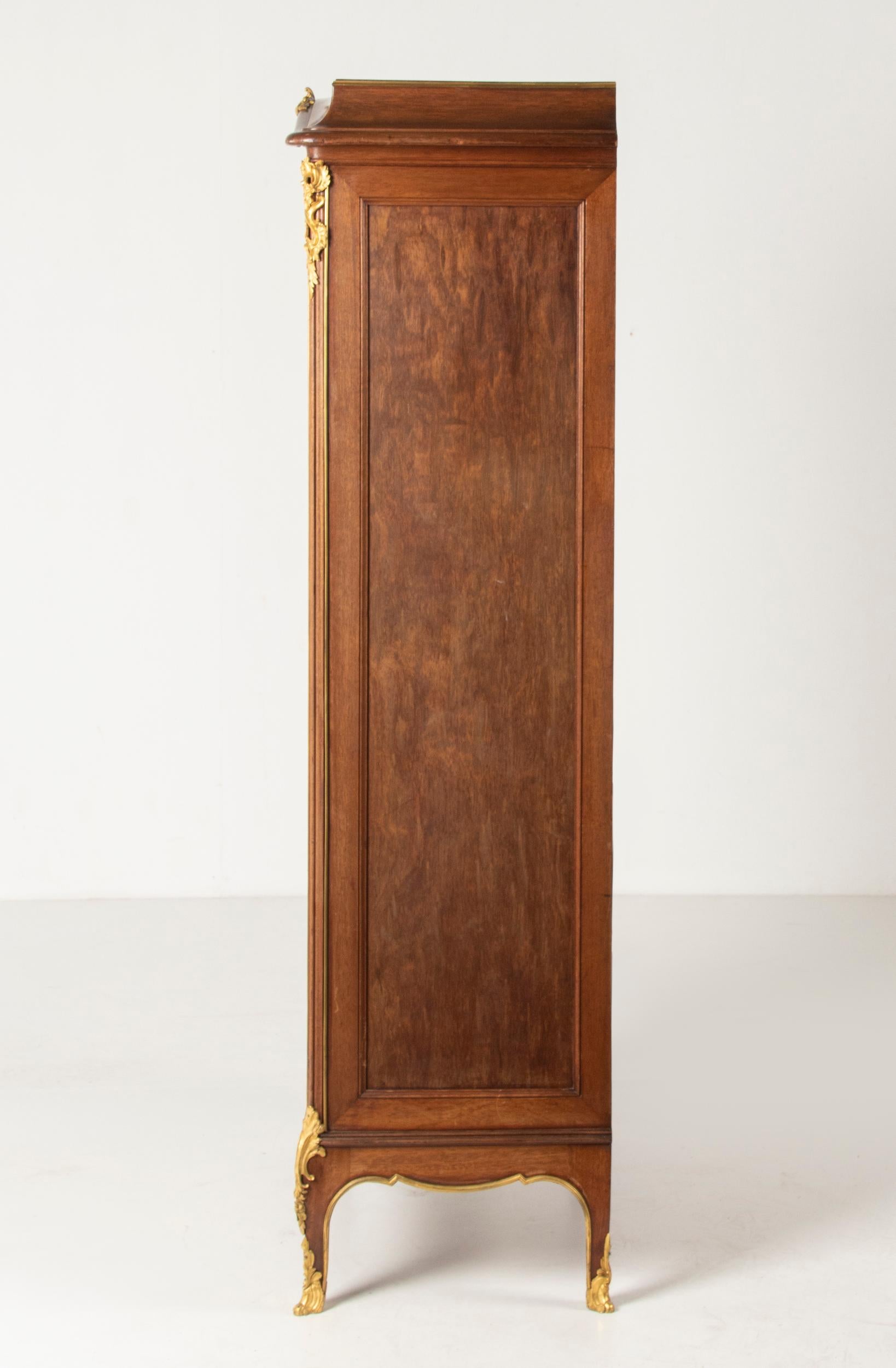 19. Jahrhundert Napoleon III Tambour-Tür-Bücherregal im Angebot 6
