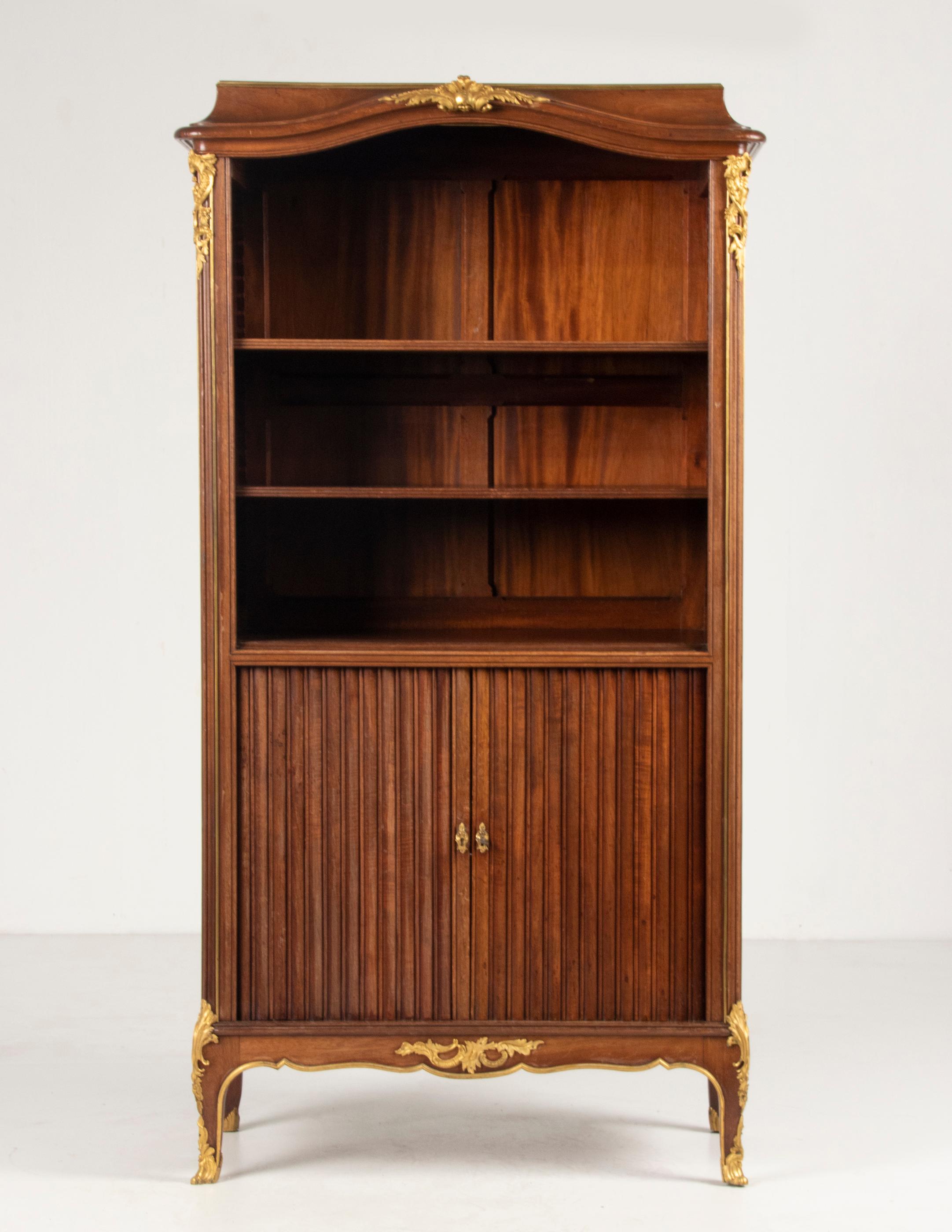 19. Jahrhundert Napoleon III Tambour-Tür-Bücherregal (Napoleon III.) im Angebot