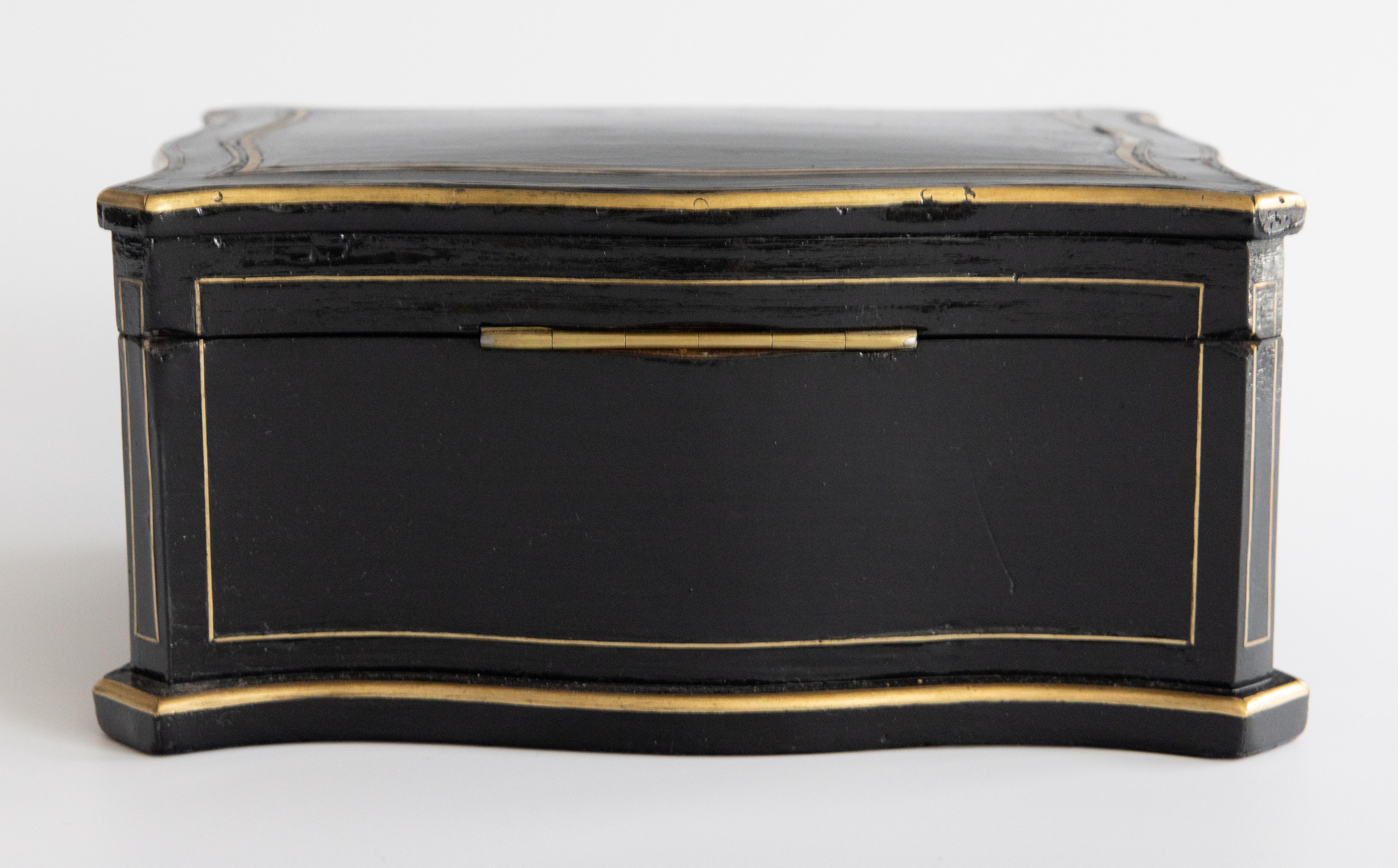 19. Jahrhundert Napoleon III Vervelle Ebonle Box mit Messing-Inlay (Geschwärzt) im Angebot