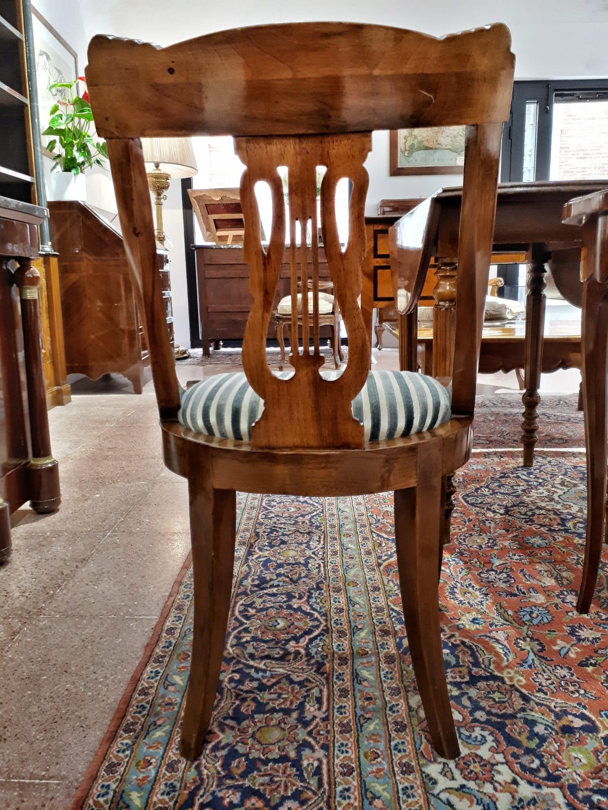 19th Century Napoleon III Walnut French Gondola Chair Restored For Sale 3