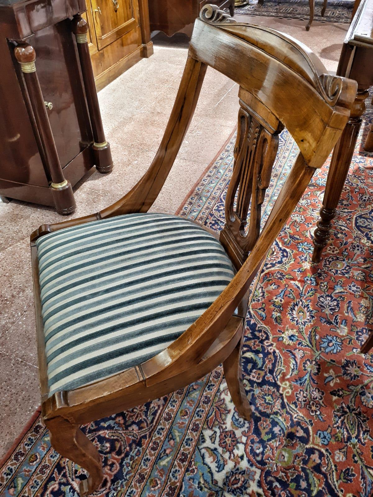 19th Century Napoleon III Walnut French Gondola Chair Restored For Sale 4