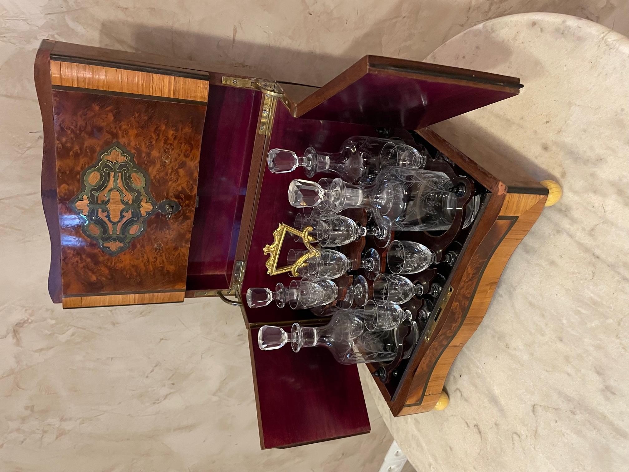 19th Century Napoleon III Walnut Veneer and Brass Marquetry Liquor Cellar For Sale 13