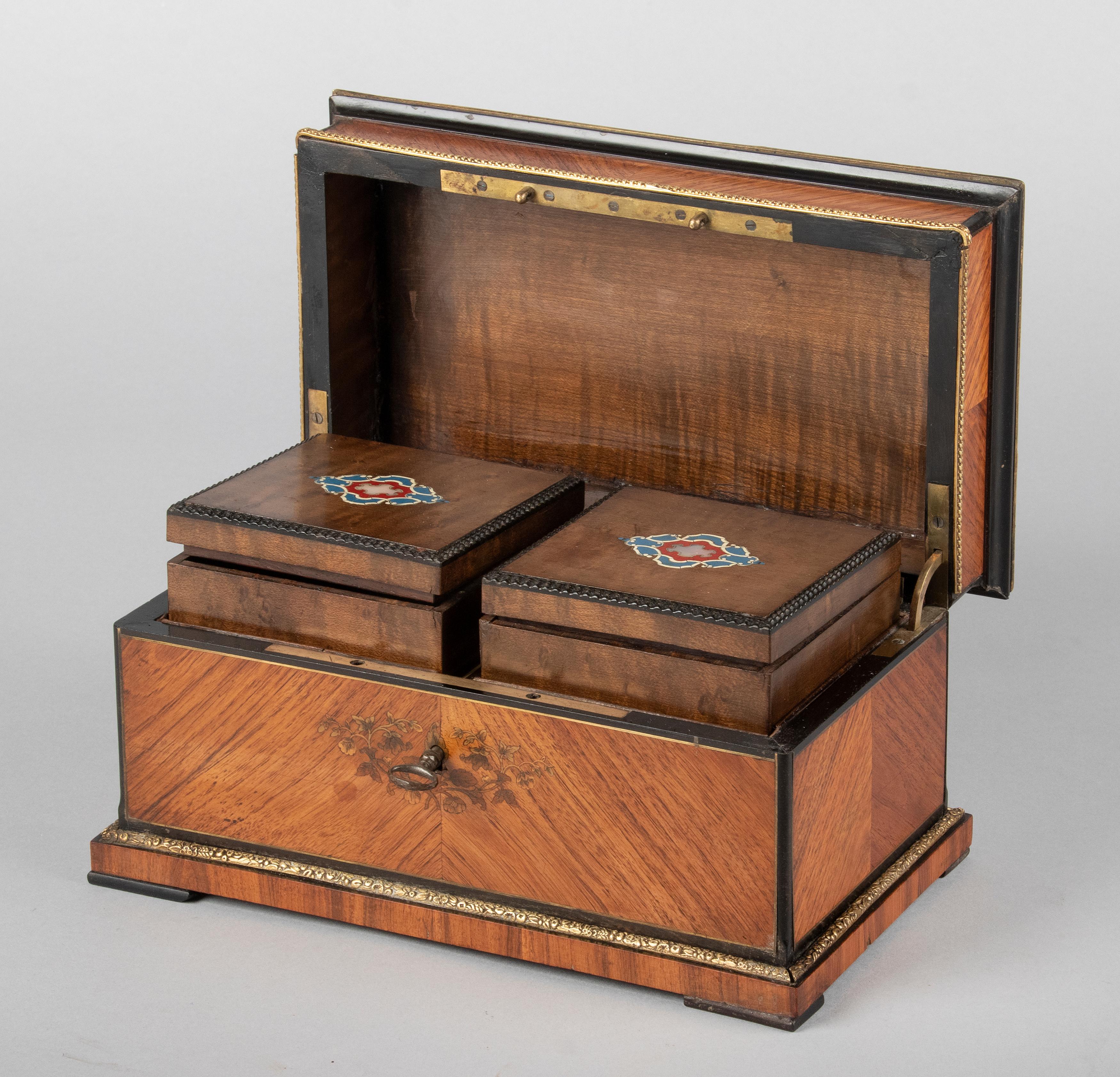 19. Jahrhundert Napoleon III Holz Einlegearbeiten Teekanne (Napoleon III.) im Angebot