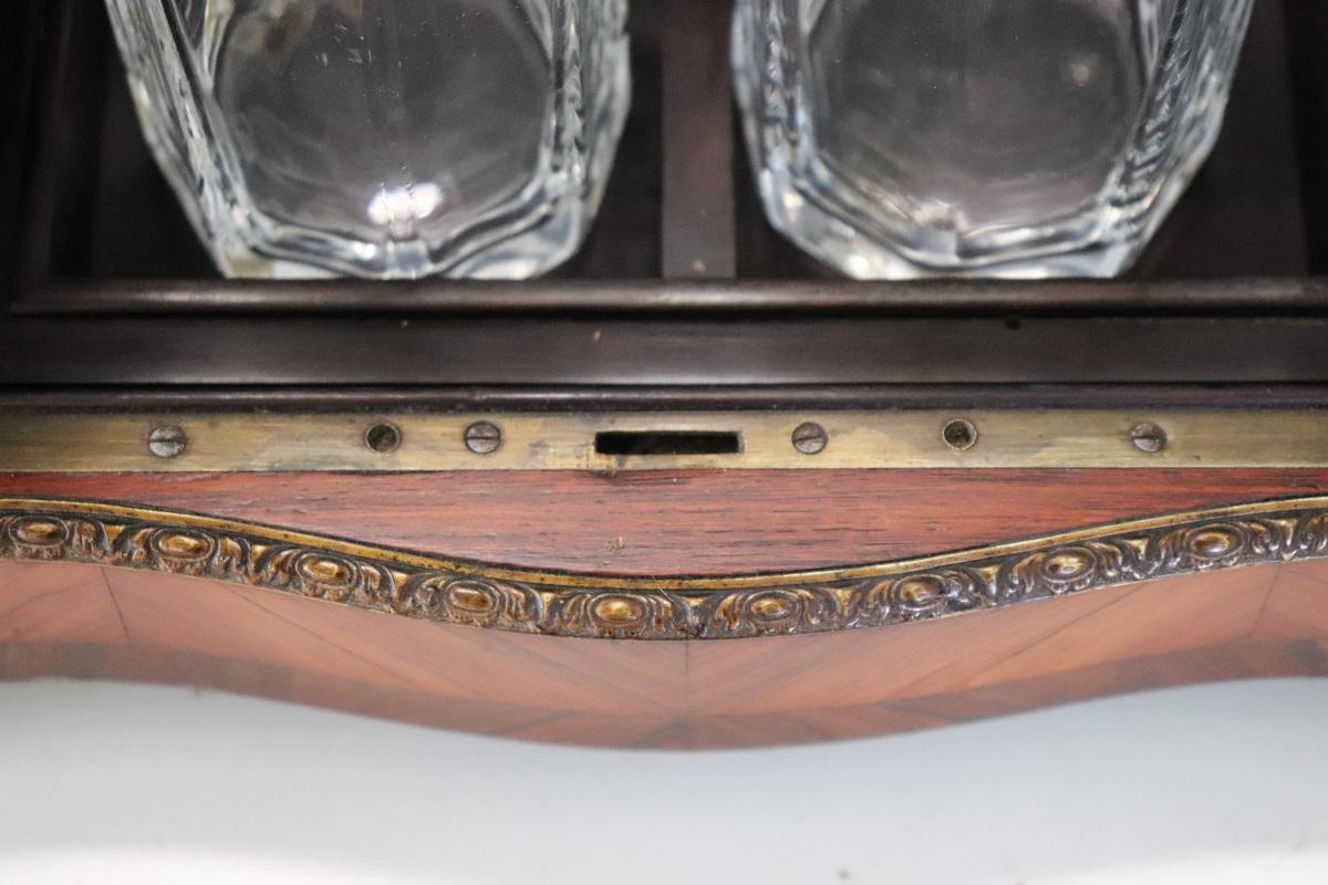 Cave à liqueur ou boîte à liqueur en bois et bronze Napoléon III du 19ème siècle en vente 6