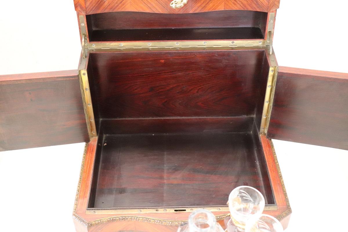 Cave à liqueur ou boîte à liqueur en bois et bronze Napoléon III du 19ème siècle en vente 11