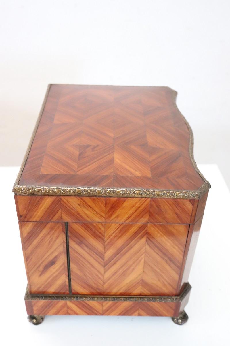 Cave à liqueur ou boîte à liqueur en bois et bronze Napoléon III du 19ème siècle en vente 1