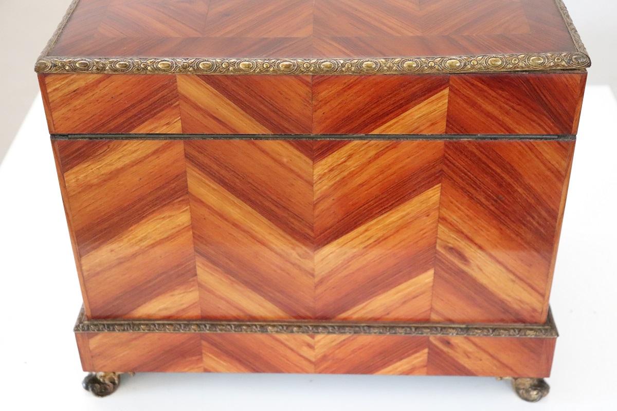 Cave à liqueur ou boîte à liqueur en bois et bronze Napoléon III du 19ème siècle en vente 2