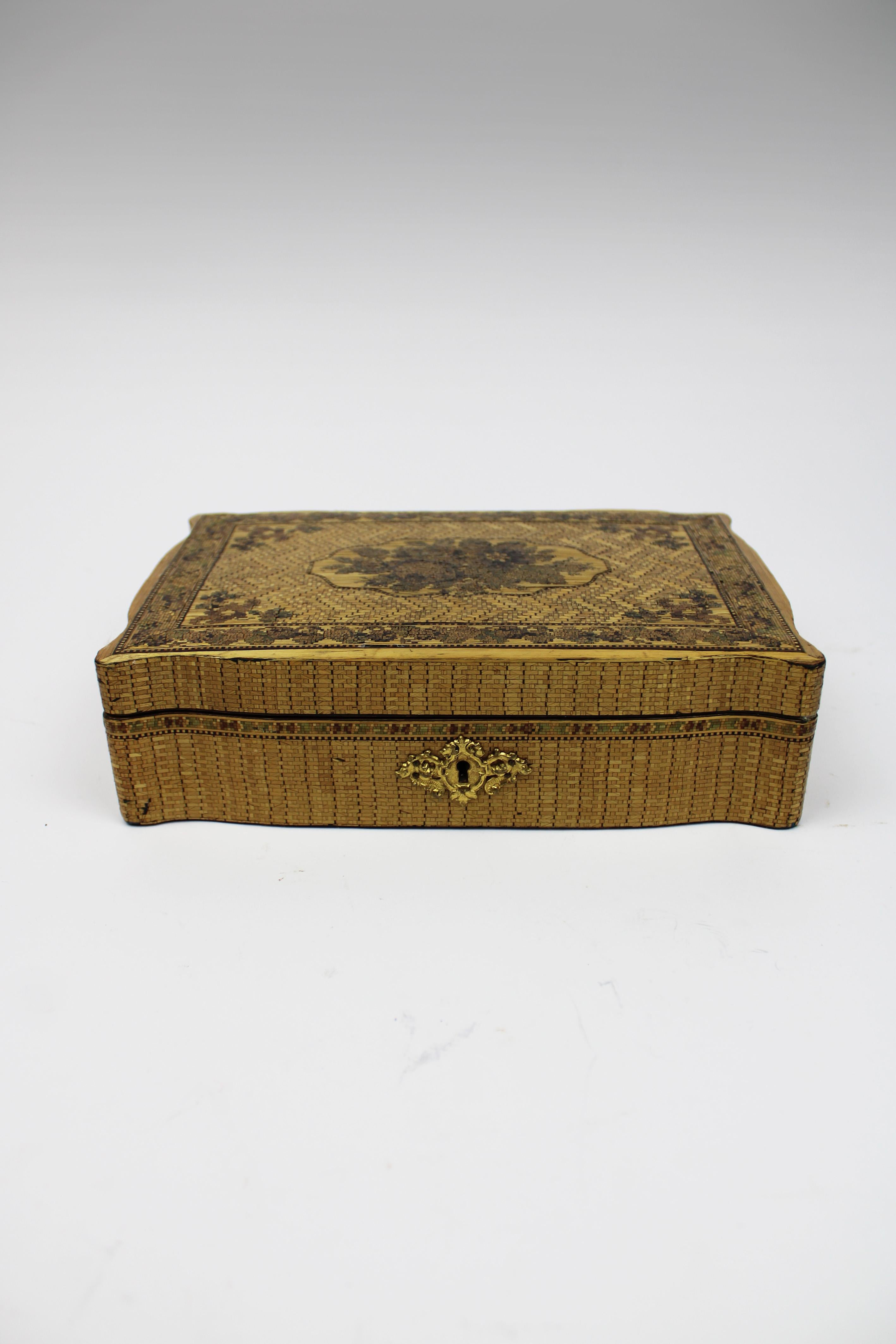 19th Century Napoleonic Prisoner of War Marquetry Straw Veneer Box England For Sale 8