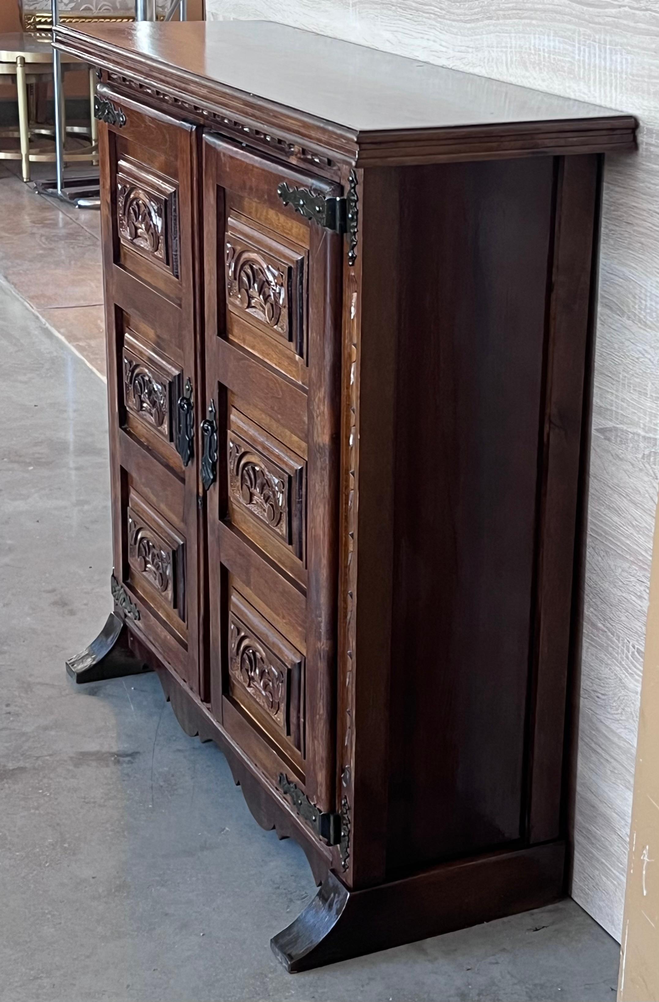 19th Century Narrow Catalan Spanish Baroque Carved Walnut Credenza or Buffet For Sale 1