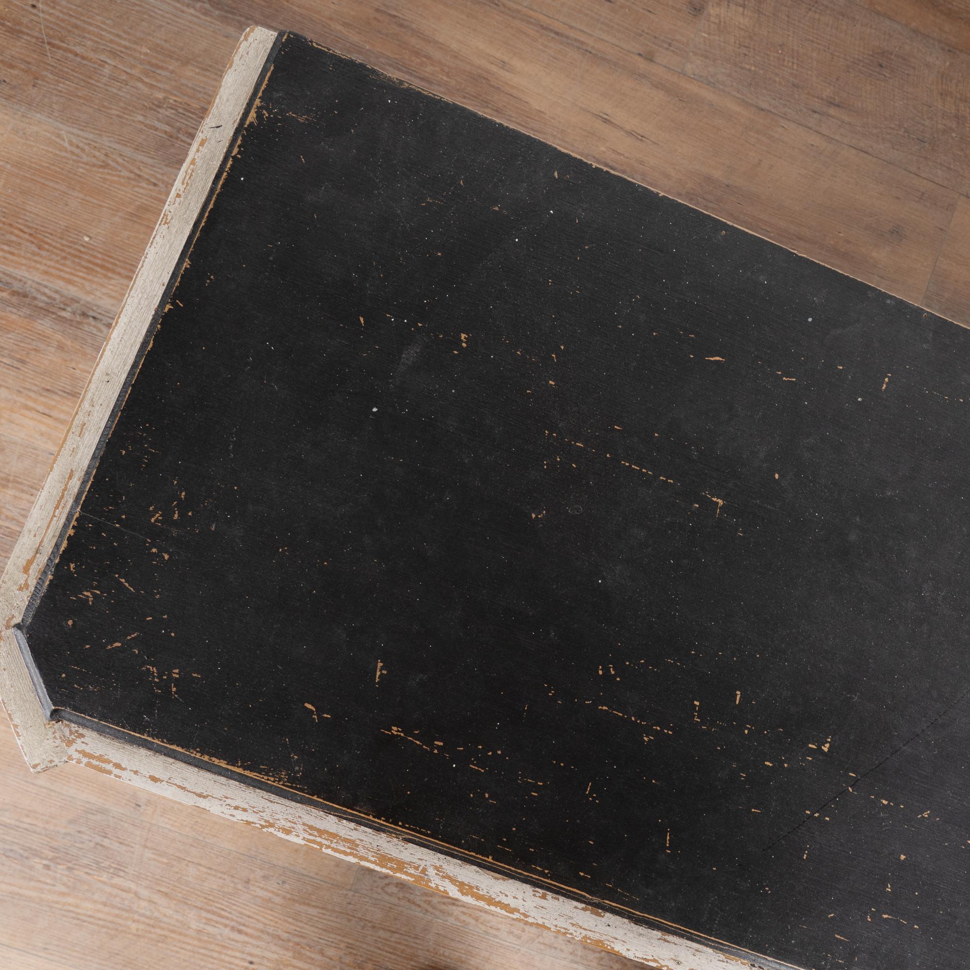 Ottone Cassettone stretto bianco del XIX secolo, Danimarca in vendita