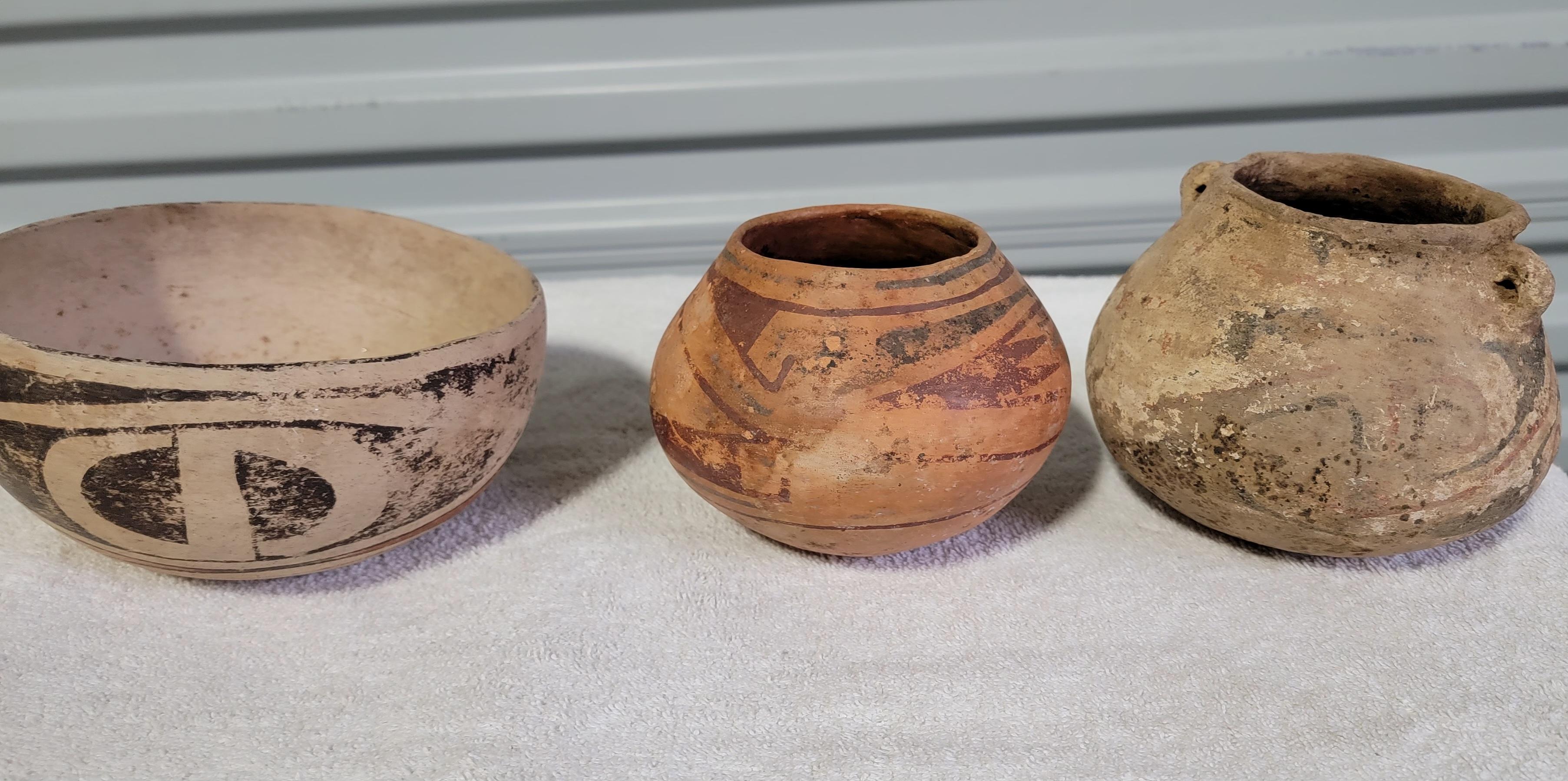 19th Century Native American Pottery Collection of 3 Pieces In Fair Condition In Fulton, CA