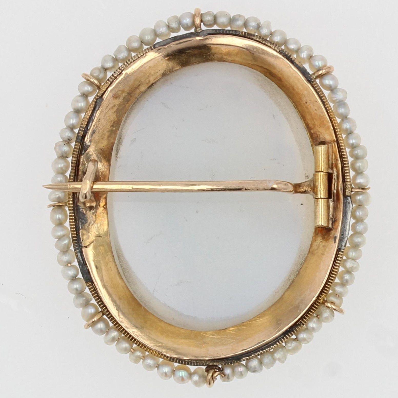 19th Century Natural Pearl Cameo Yellow Gold Brooch For Sale 1