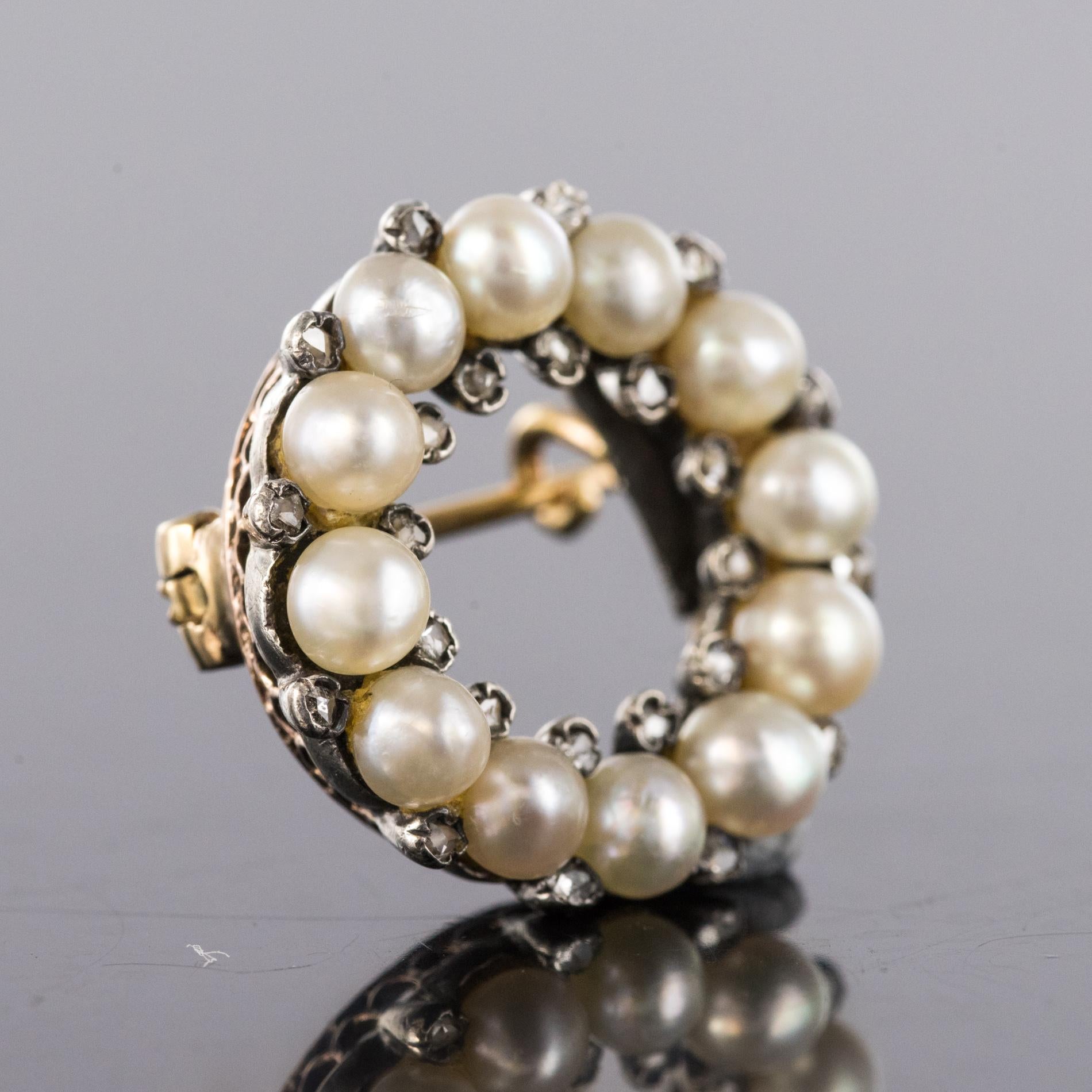 Women's 19th Century Natural Pearl Diamonds 18 Karat Yellow Gold Round Brooch For Sale