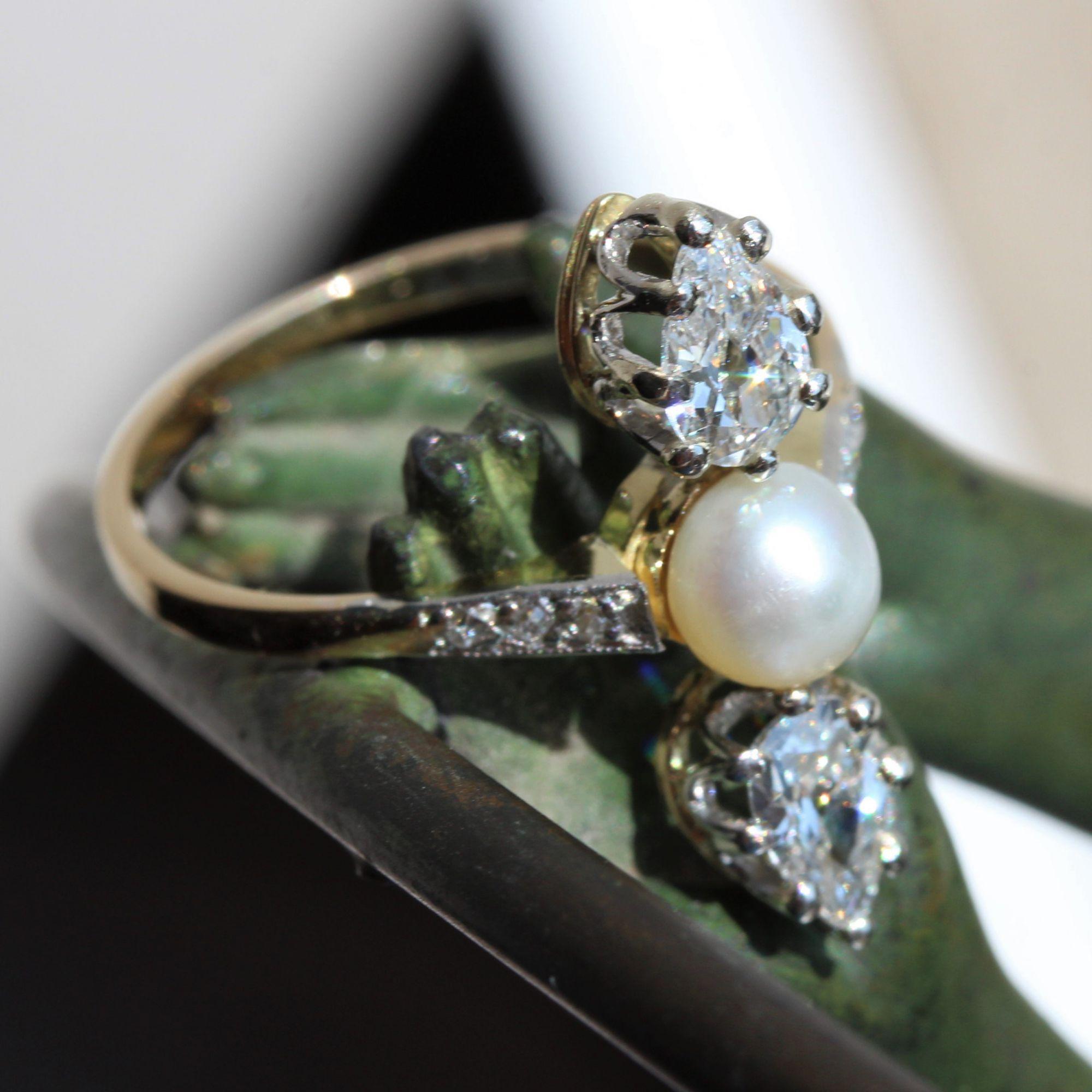 19th Century Natural Pearl Pear- Cut Diamonds 18 Karat Yellow Gold Ring For Sale 4