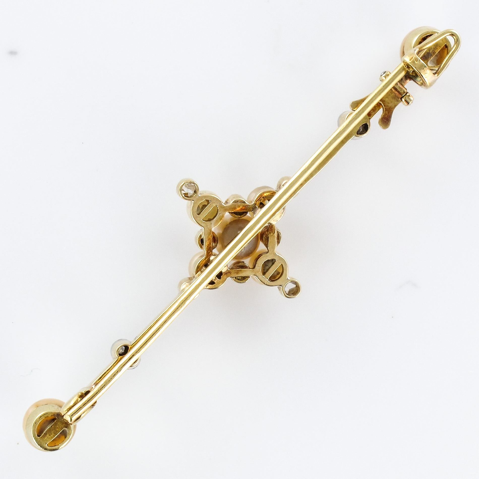 Natrliche Perlen 18 Karat Gelbgold Anstecknadelbrosche aus dem 19. Jahrhundert im Angebot 10