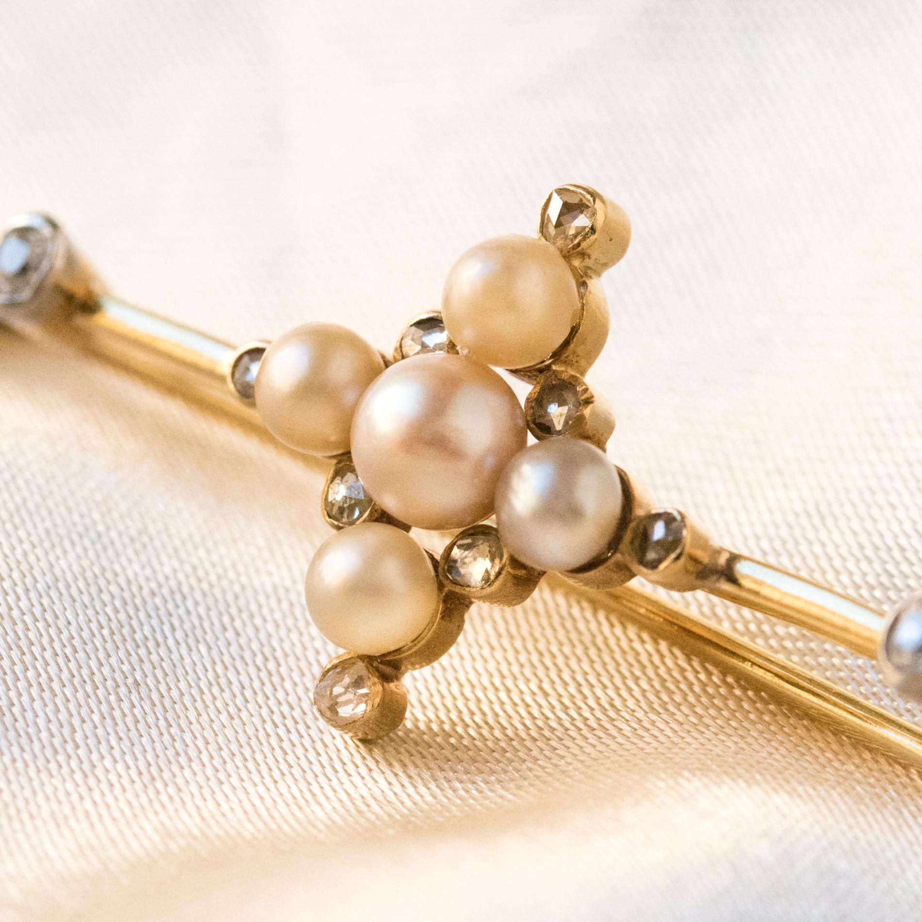 Women's 19th Century Natural Pearls 18 Karat Yellow Gold Pin Brooch For Sale