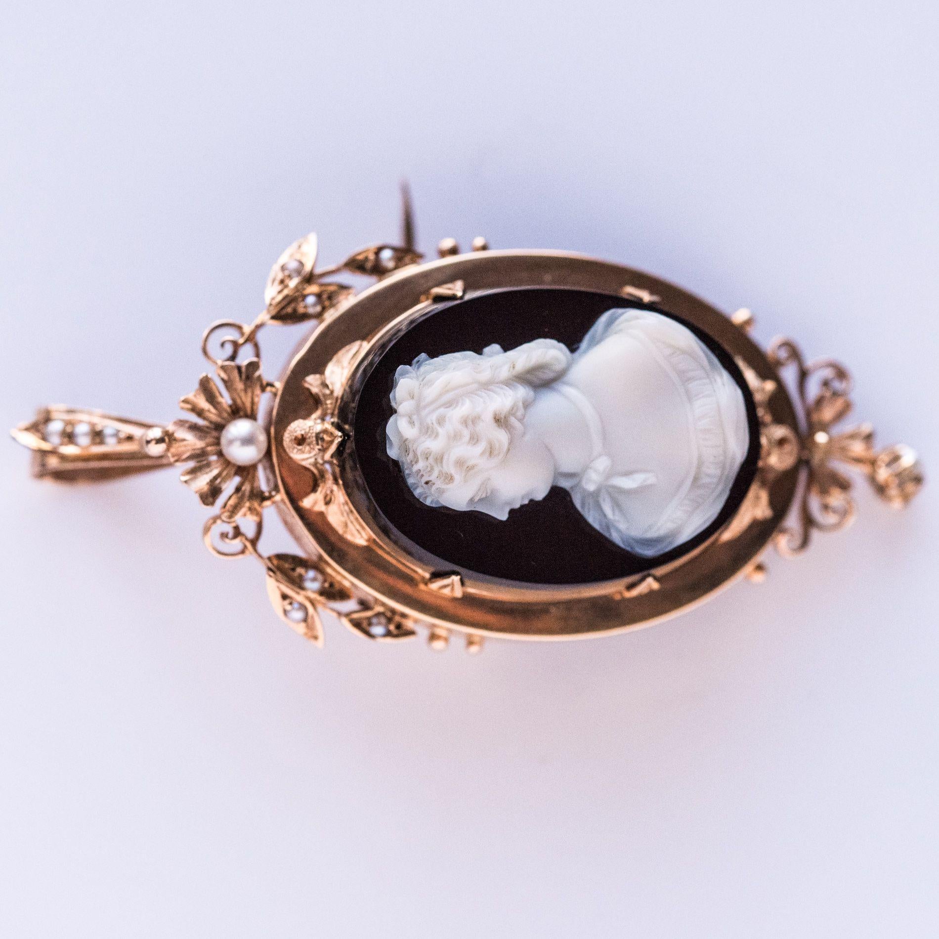 19th Century Natural Pearls Onyx Cameo 18 Karat Rose Gold Pendant Brooch 12