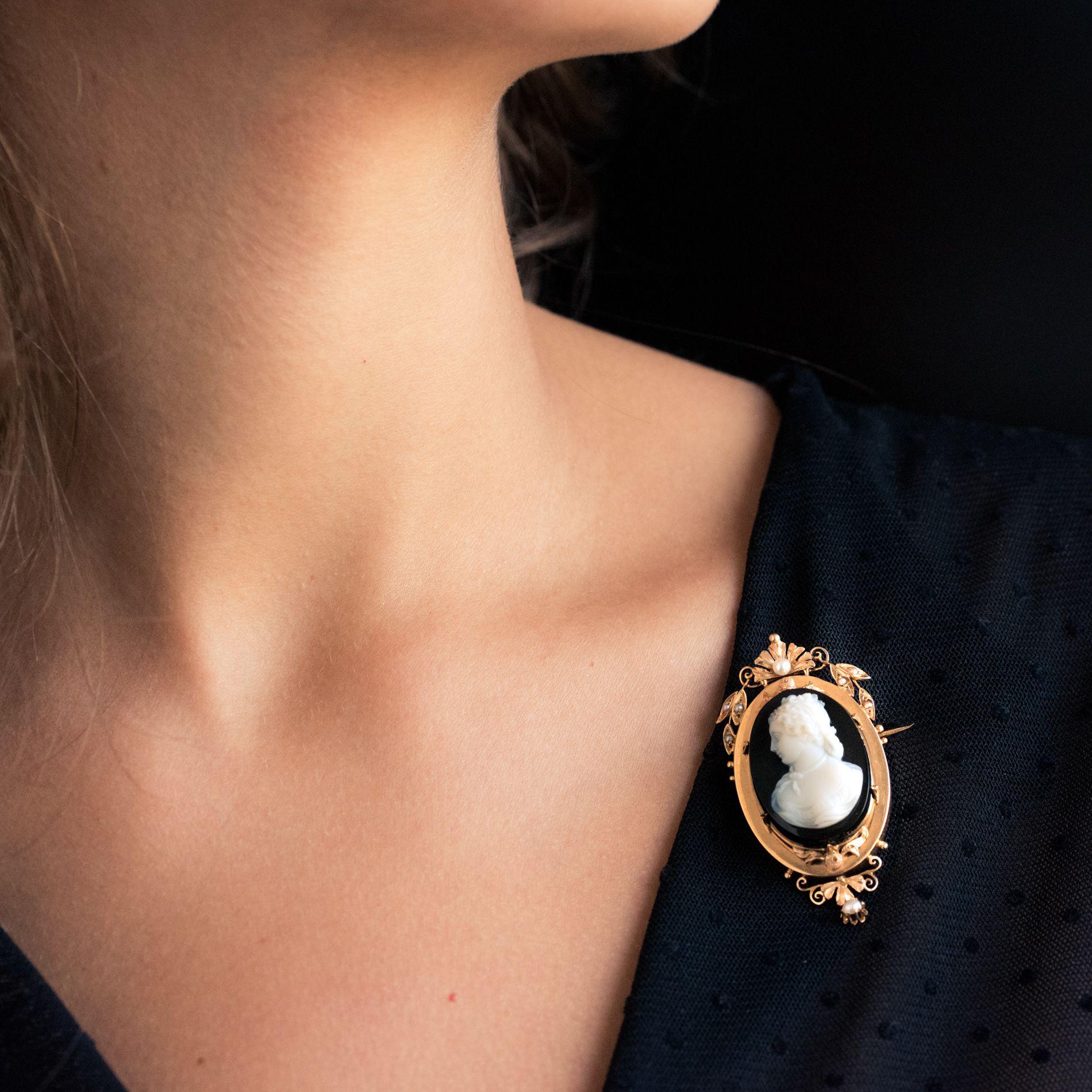 Women's 19th Century Natural Pearls Onyx Cameo 18 Karat Rose Gold Pendant Brooch