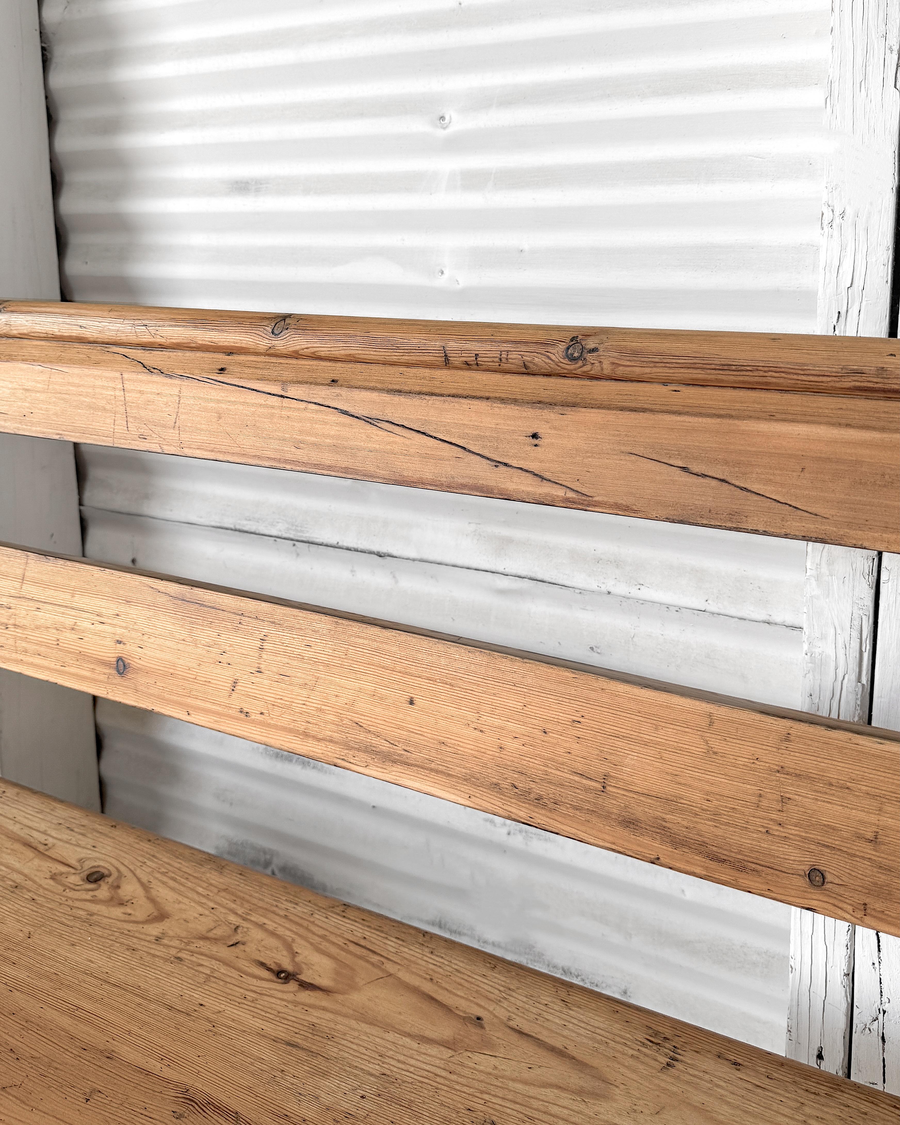 Banco de Plataforma Ferroviaria Galés de Madera Natural del Siglo XIX en venta 6