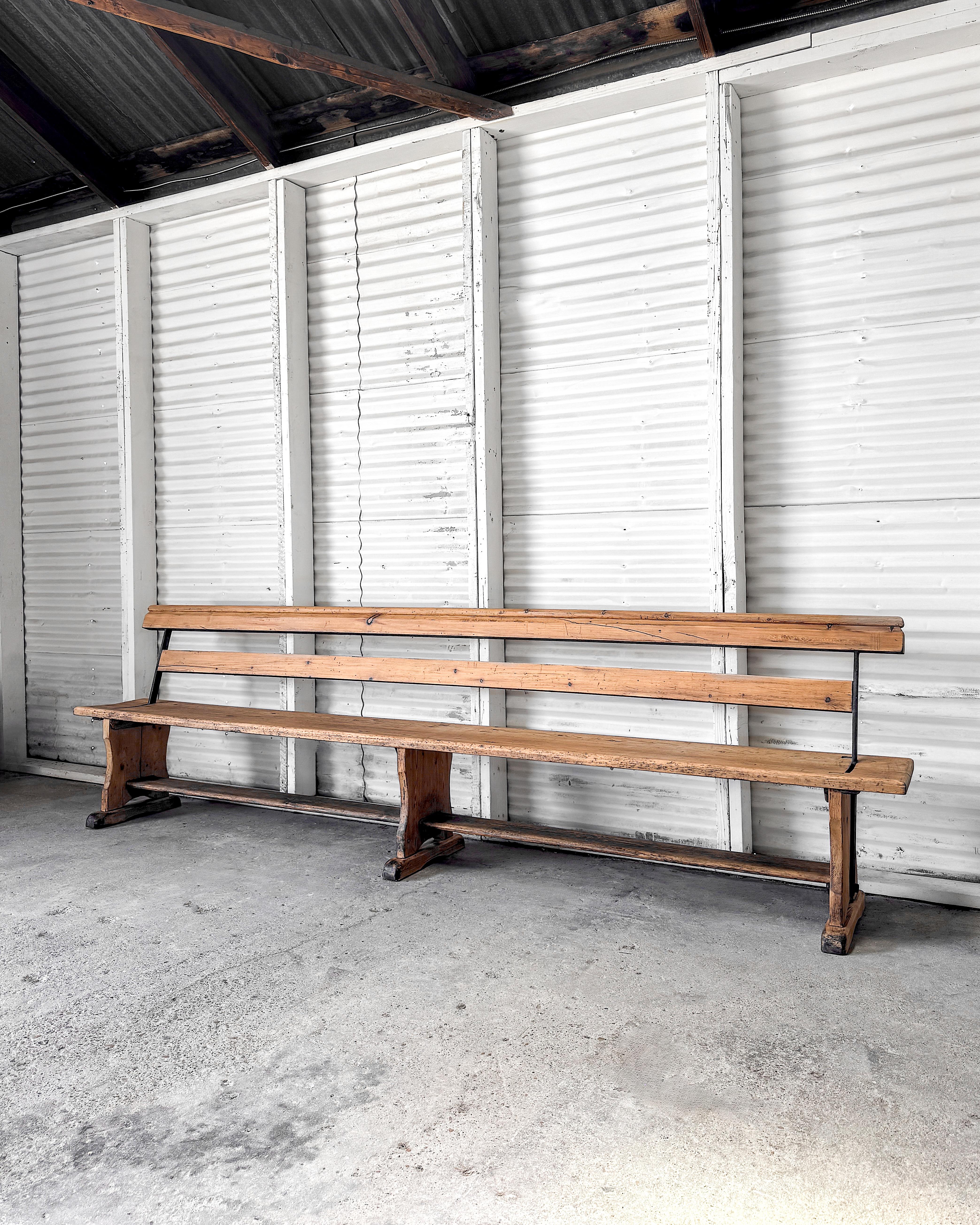 Banco de Plataforma Ferroviaria Galés de Madera Natural del Siglo XIX en venta 2