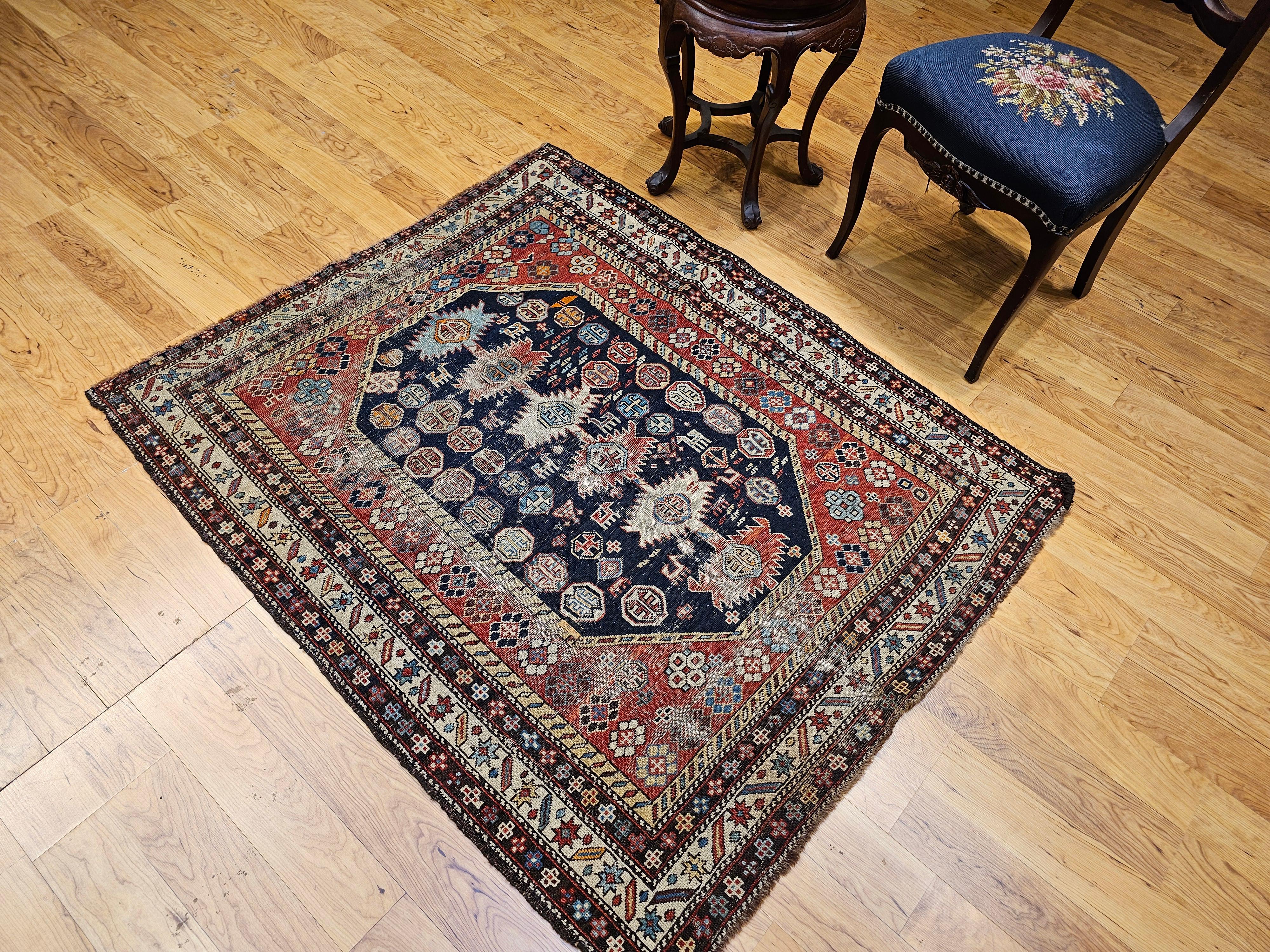 Tapis du Kazak caucasien de taille carrée du 19ème siècle en vente 7