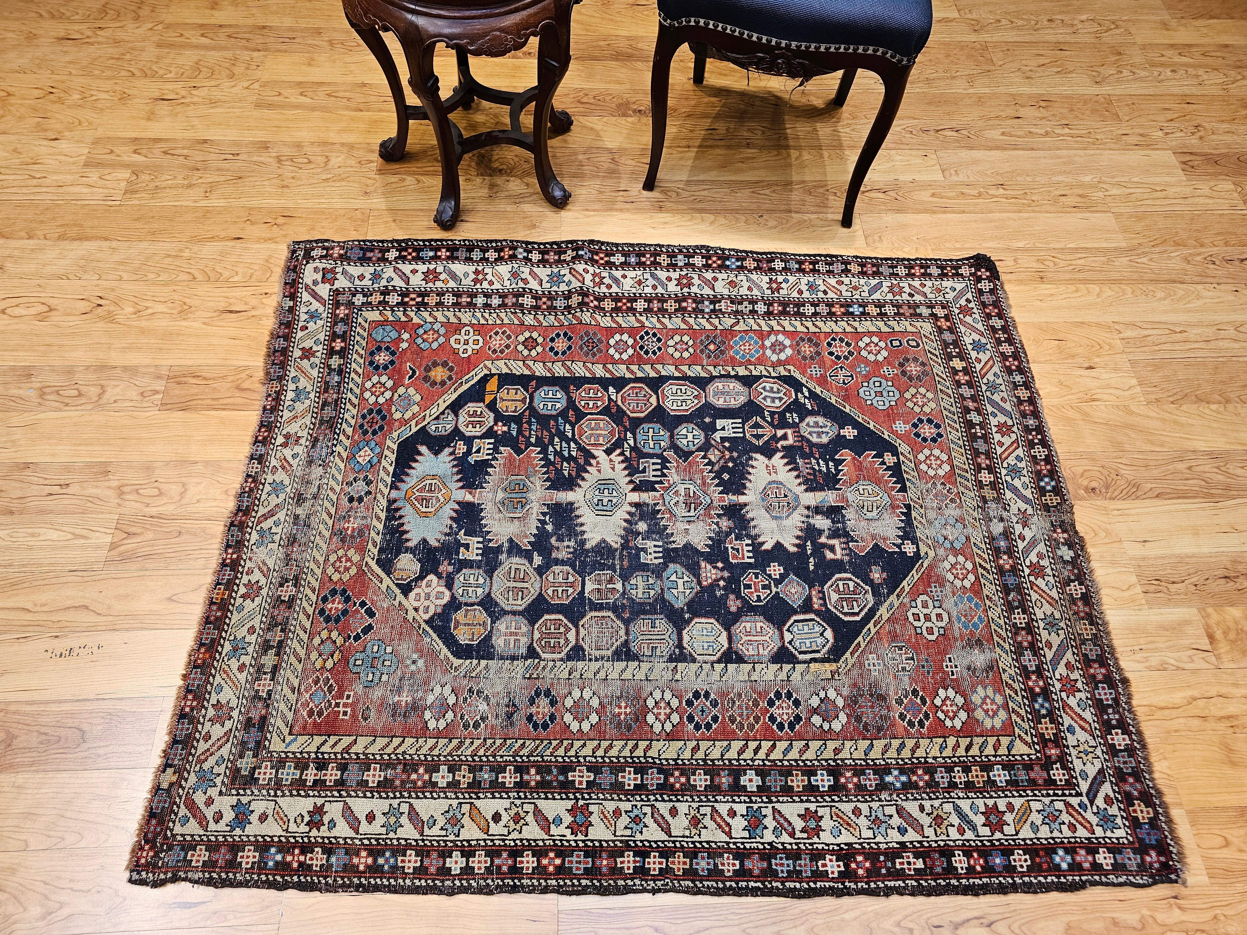 Tapis du Kazak caucasien de taille carrée du 19ème siècle en vente 10