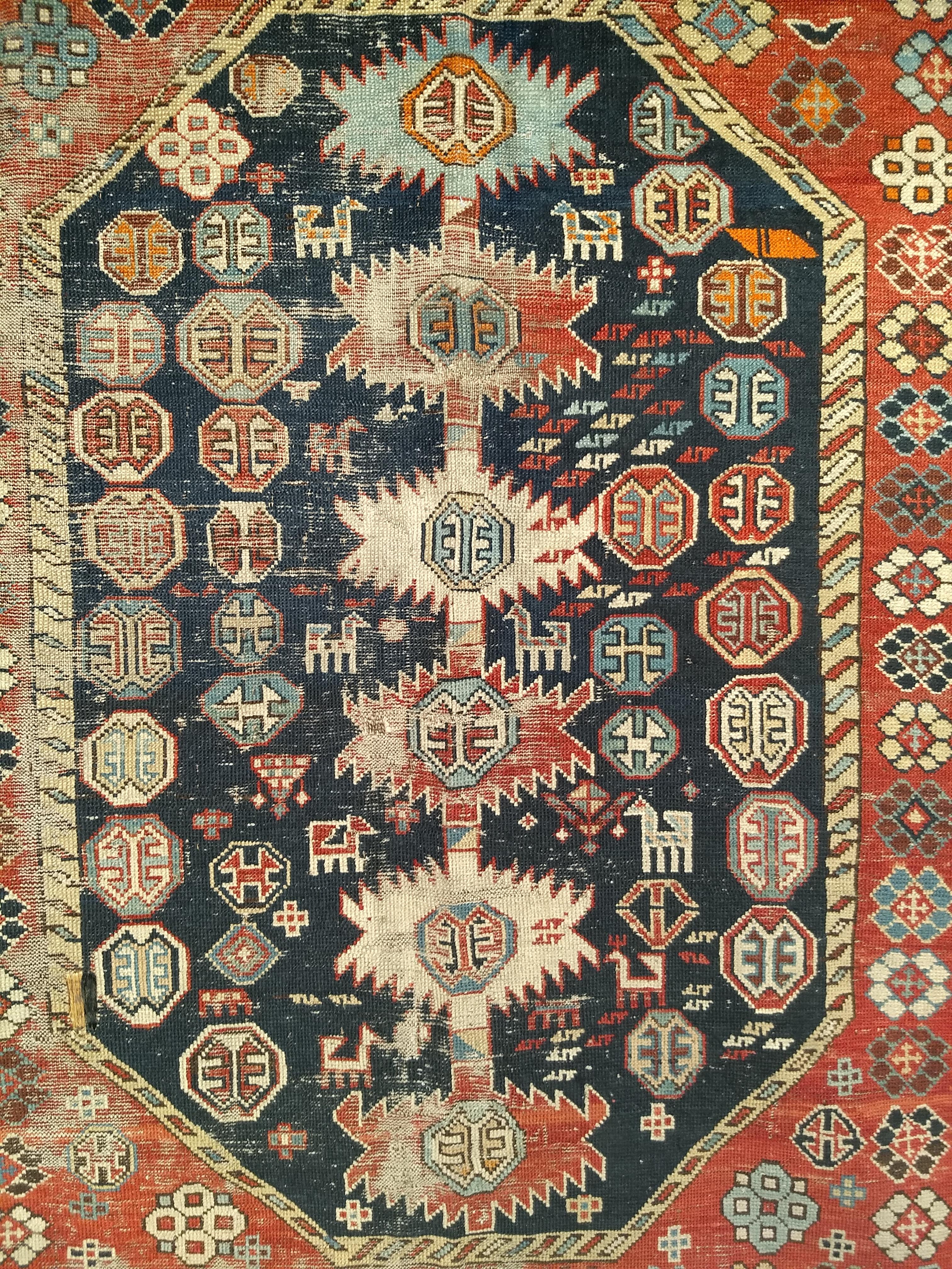 Caucasien Tapis du Kazak caucasien de taille carrée du 19ème siècle en vente