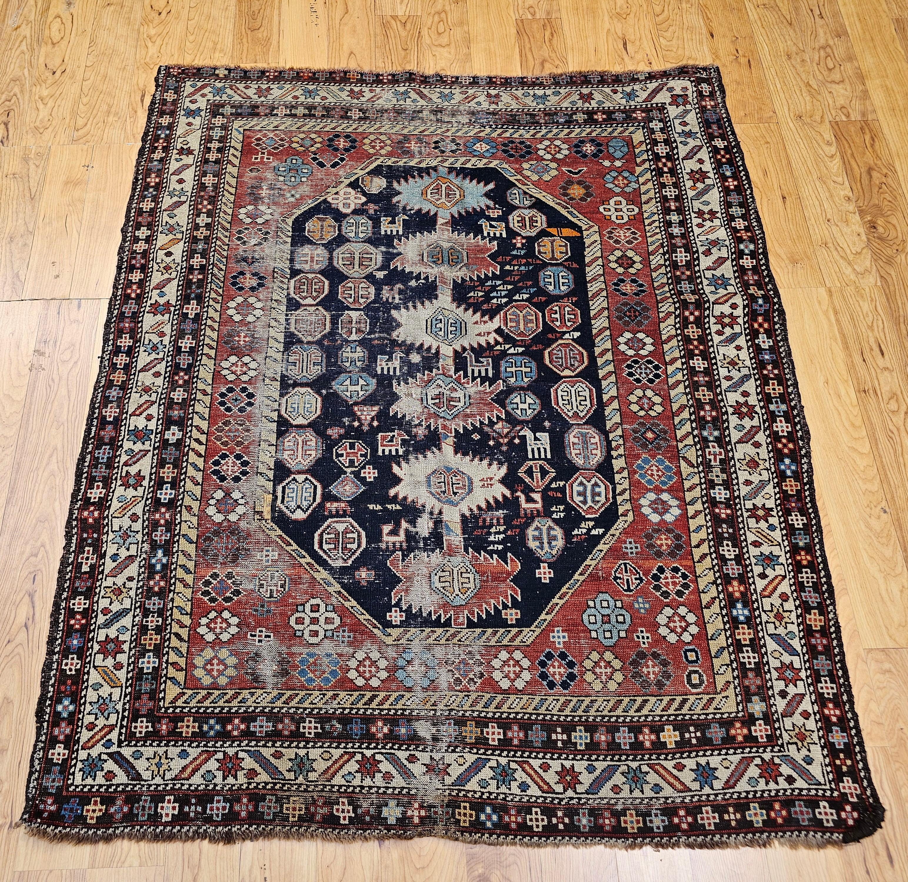 Laine Tapis du Kazak caucasien de taille carrée du 19ème siècle en vente
