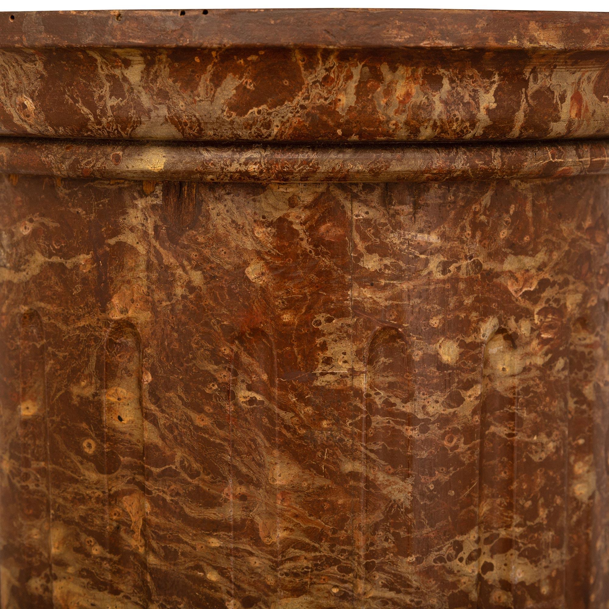 Neoklassizistische Marmorsäule aus dem 19. Jahrhundert, faux painted. (Neoklassisch) im Angebot