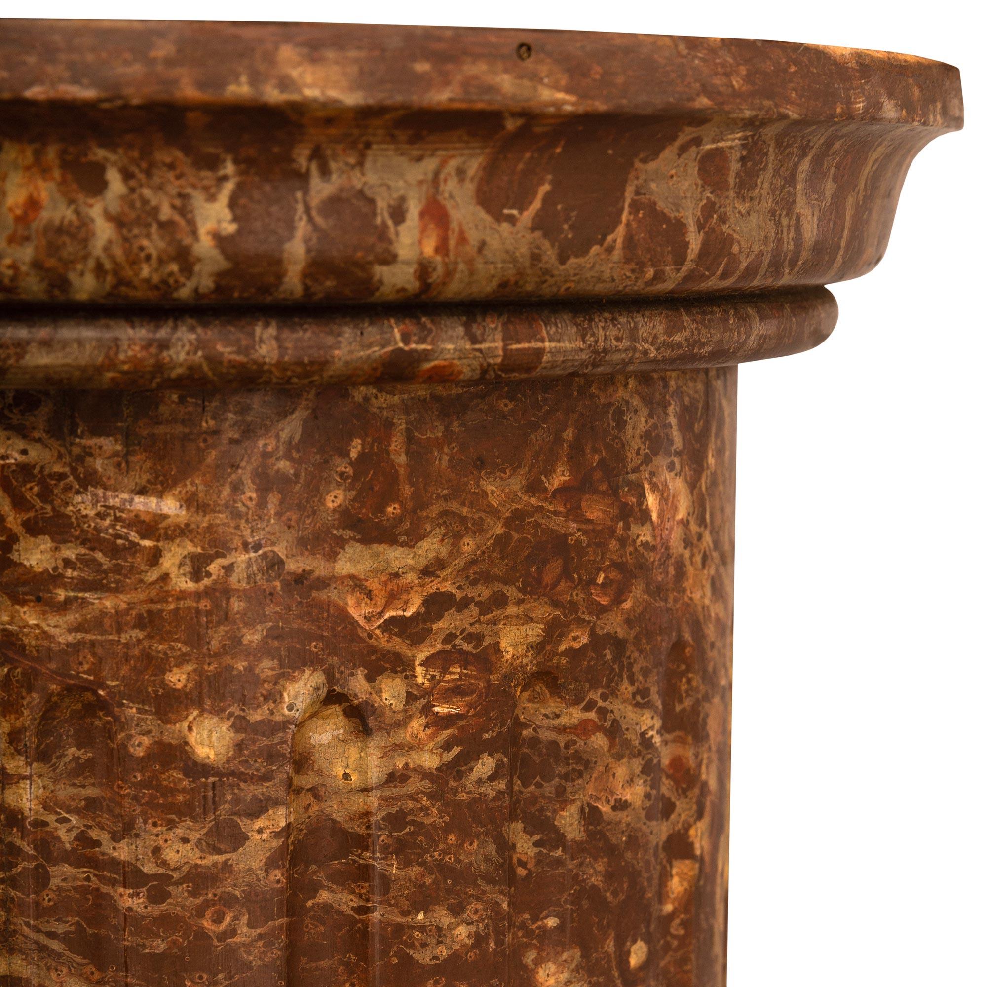 Neoklassizistische Marmorsäule aus dem 19. Jahrhundert, faux painted. (Unbekannt) im Angebot