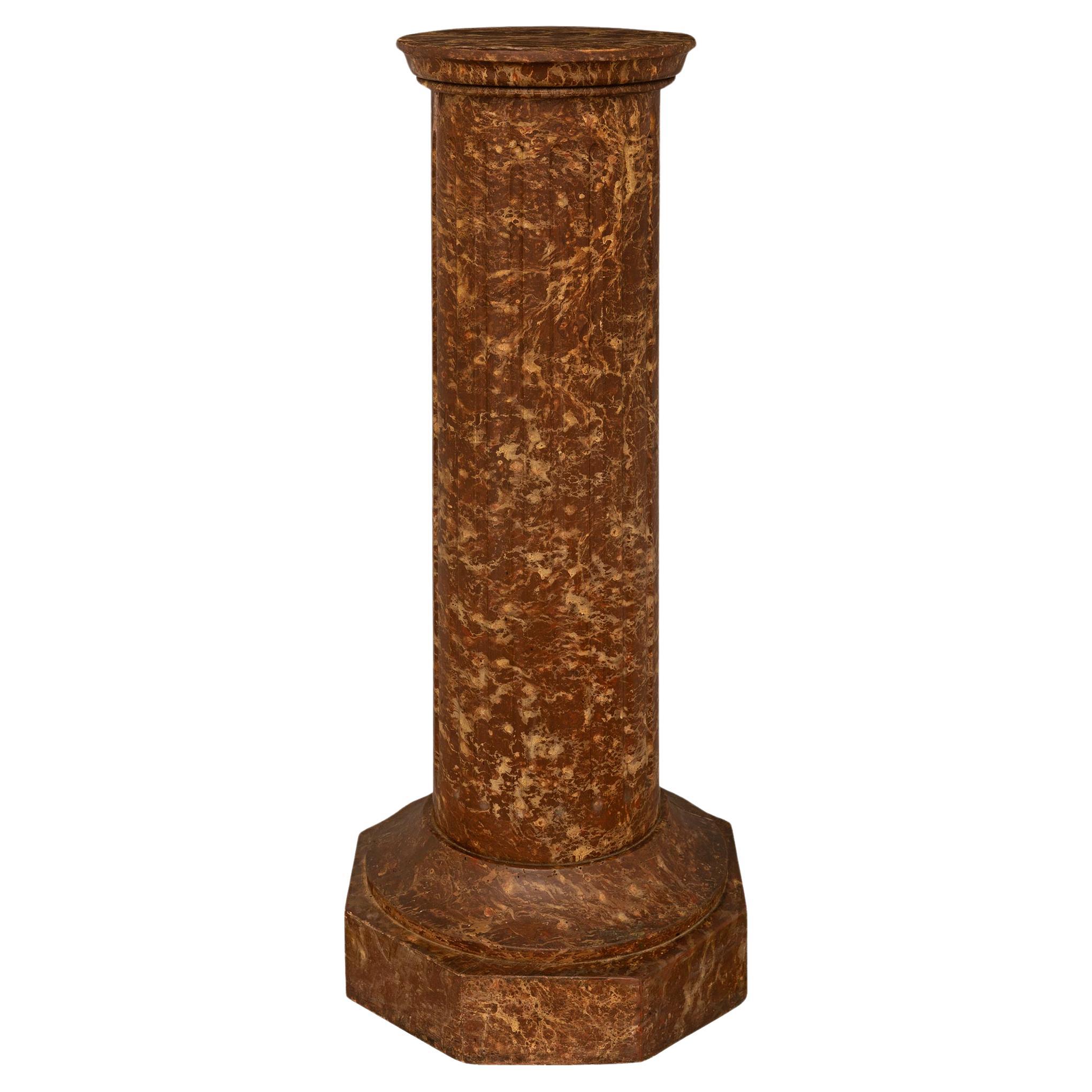 Colonna in marmo dipinta a finto colore del XIX secolo in stile neoclassico.