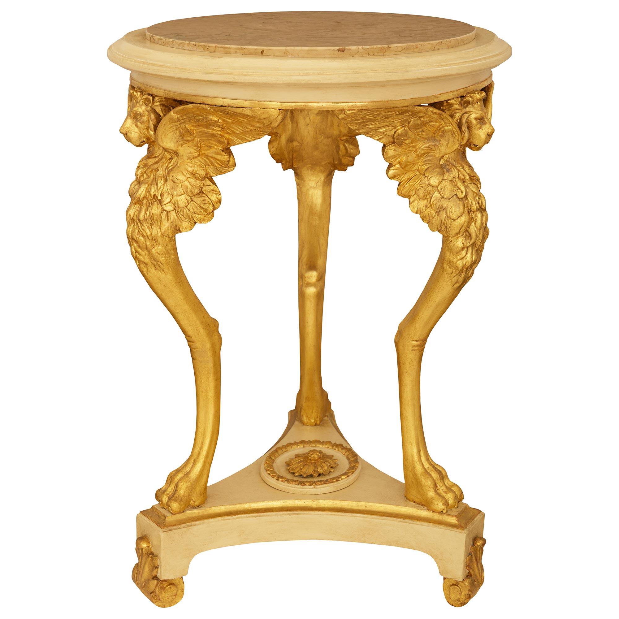 Néoclassique Table d'appoint néo-classique du 19e siècle en Wood patiné, bois doré et marbre en vente