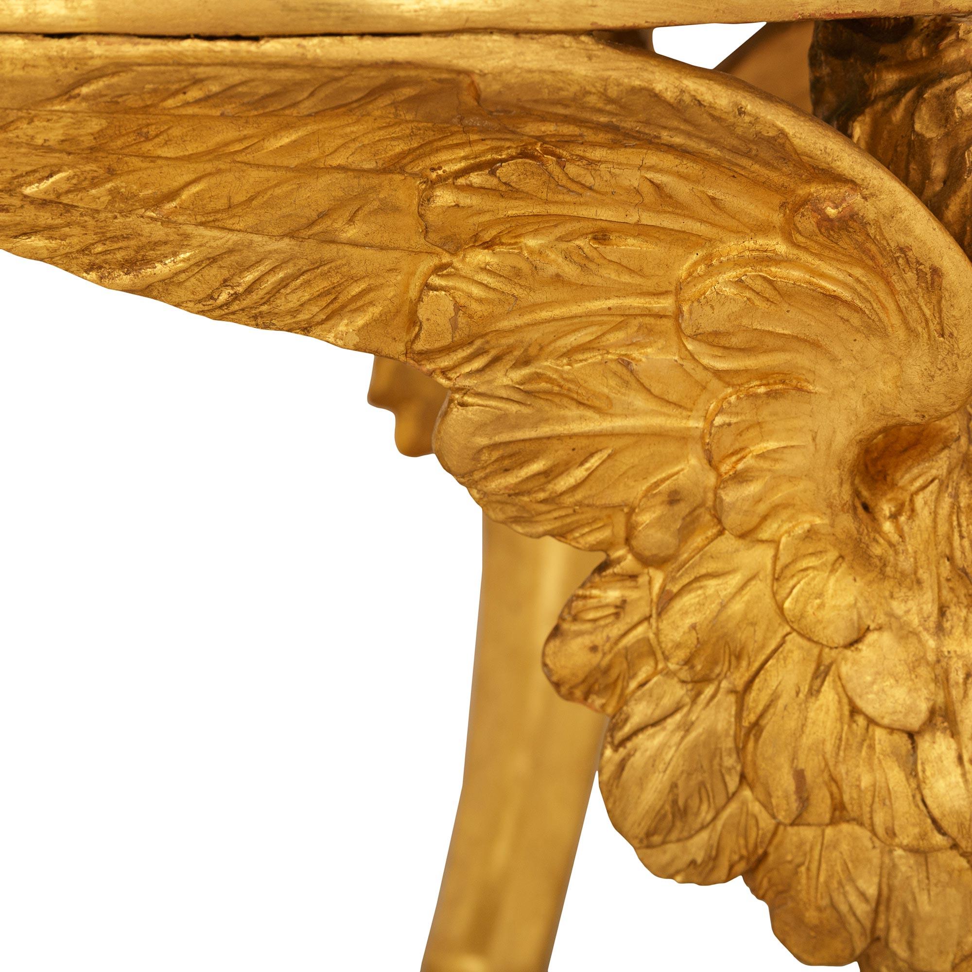 Table d'appoint néo-classique du 19e siècle en Wood patiné, bois doré et marbre Bon état - En vente à West Palm Beach, FL