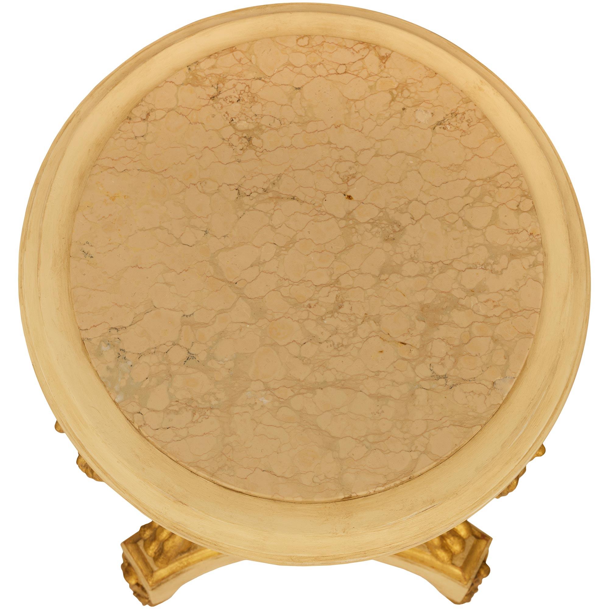 Table d'appoint néo-classique du 19e siècle en Wood patiné, bois doré et marbre en vente 1