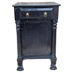 19. Jahrhundert Neo Classical Style Gemaltes Mahagoni Beistelltischchen