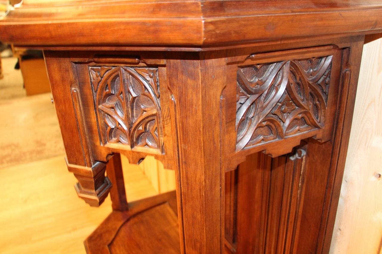 19th Century Neo-Gothic Dressoir After a Model from the Museum of Decorative Ar For Sale 5