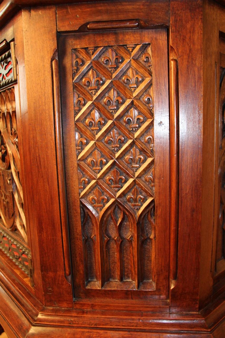 19th Century Neo-Gothic Dressoir After a Model from the Museum of Decorative Ar For Sale 3