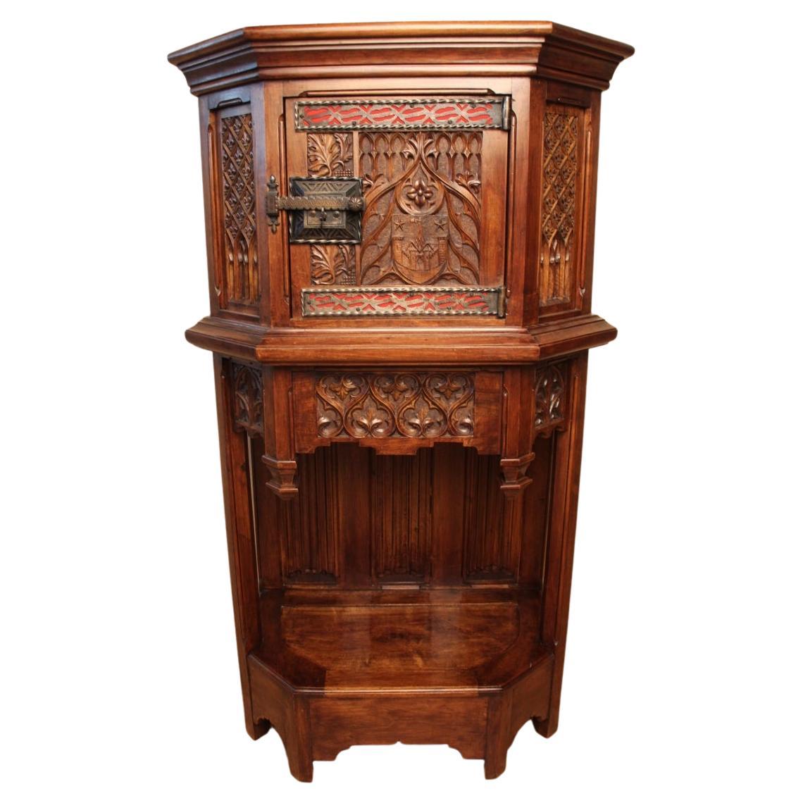 19th Century Neo-Gothic Dressoir After a Model from the Museum of Decorative Ar For Sale