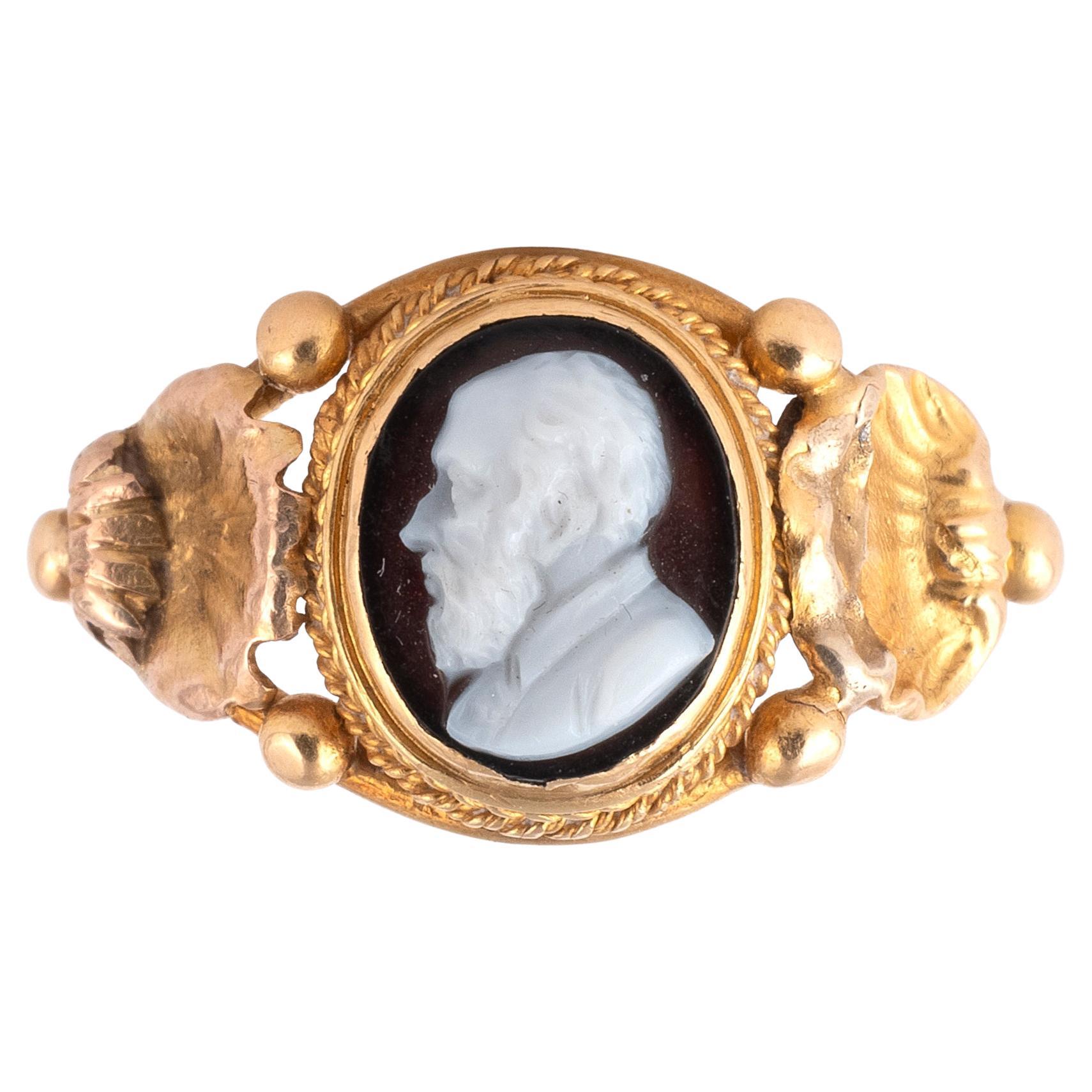 Bague en or et agate camée Benvenuto Cellini du 19e siècle, néo-Renaissance