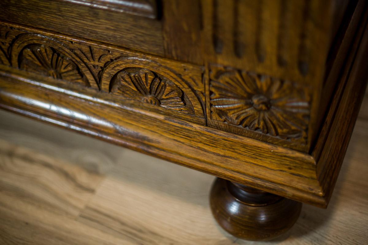 19th Century Neo-Renaissance Oak Cabinet or Sideboard In Good Condition In Opole, PL