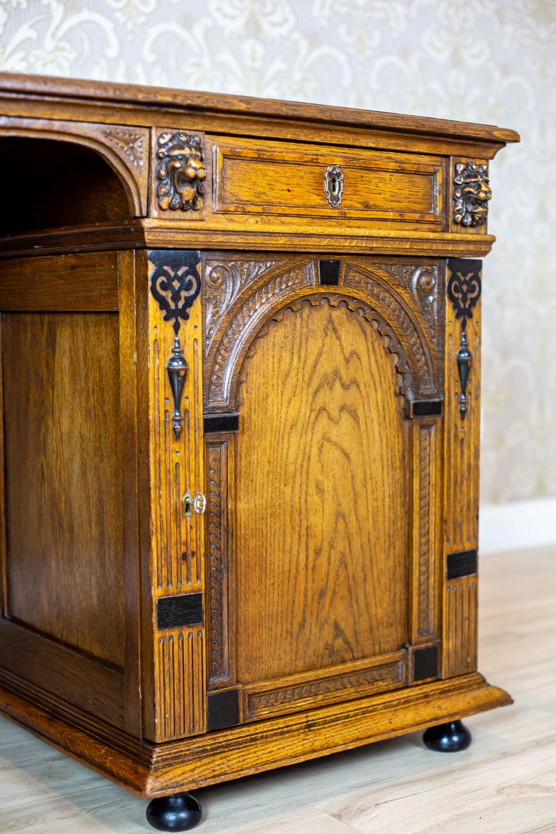 Renaissance Revival 19th Century Neo-Renaissance Oak Desk