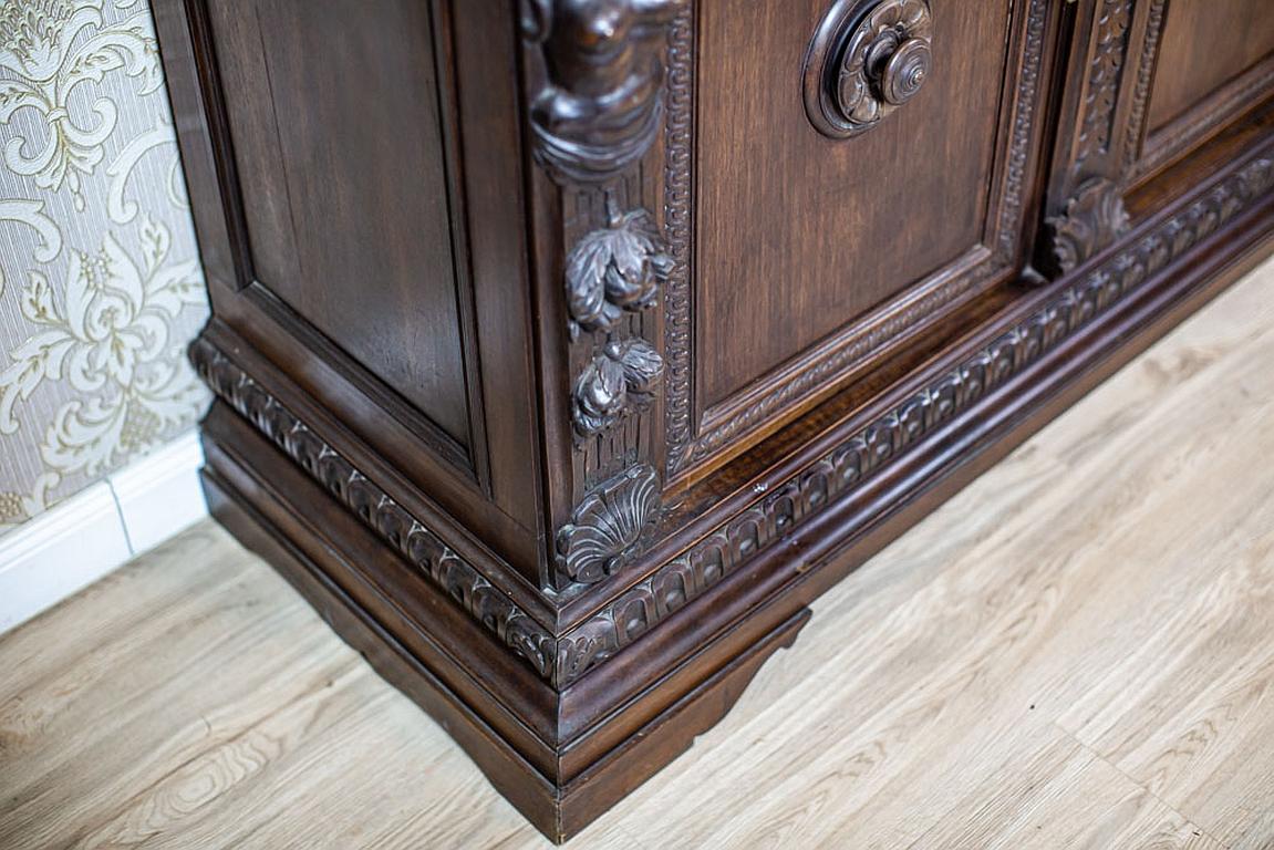 19th-Century Neo-Renaissance Oak Sideboard with Carved Decorative Elements For Sale 12