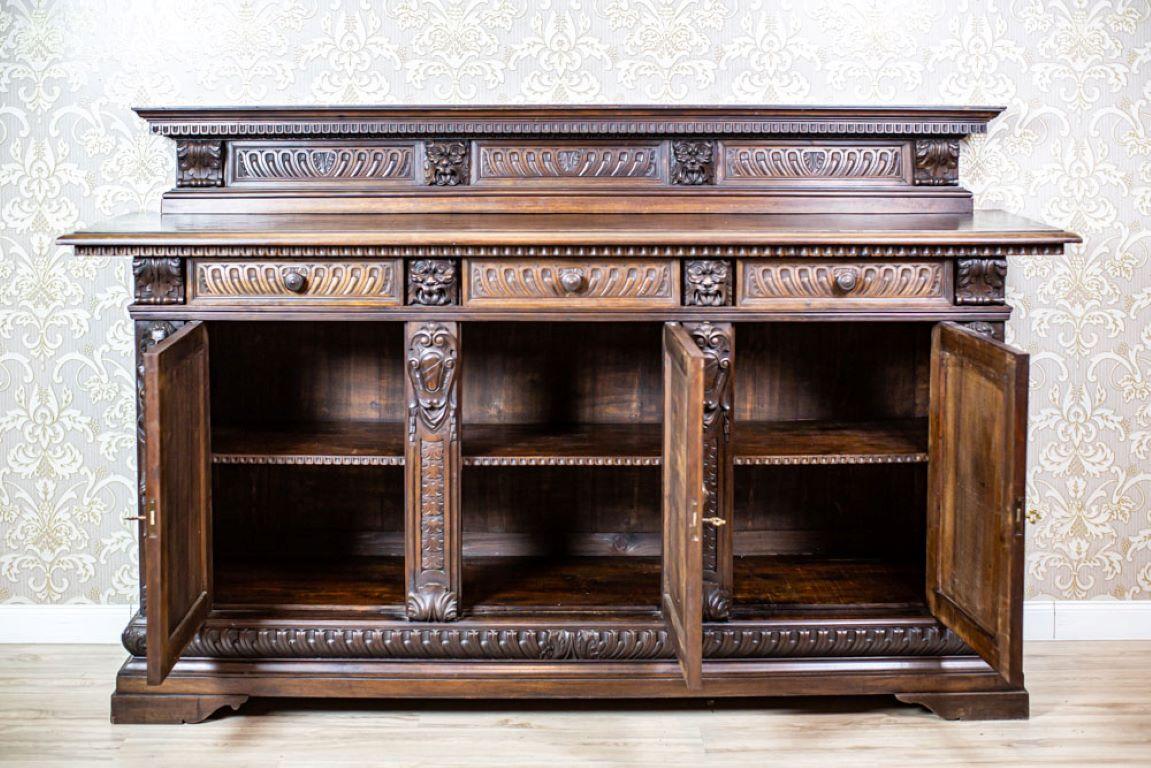 European 19th-Century Neo-Renaissance Oak Sideboard with Carved Decorative Elements For Sale